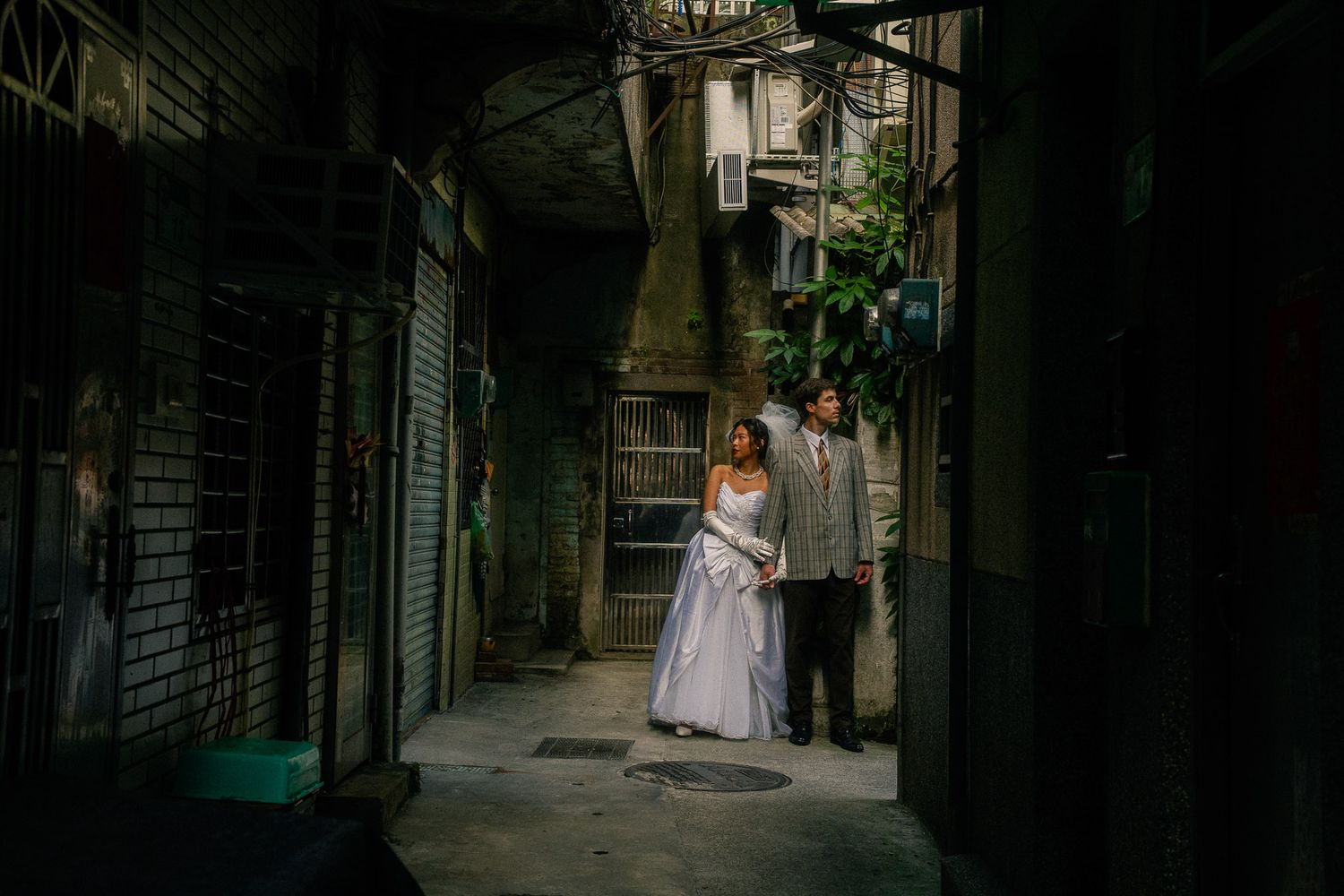 Emily & Rik’s Cinematic Dihua Street Pre-Wedding Gallery