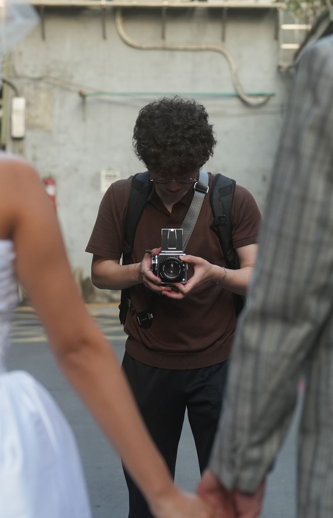 Behind the scenes of a Taipei pre-wedding photography session shot on medium format film