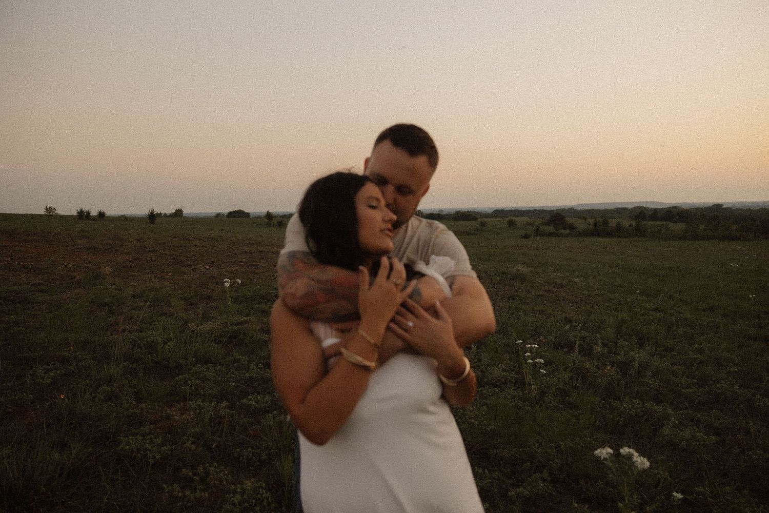 Intimate couples photos in natural light