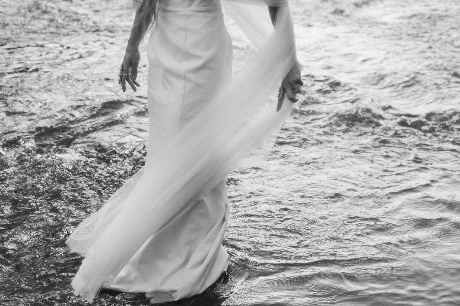Intimate elopement ceremony in Broken Bow
