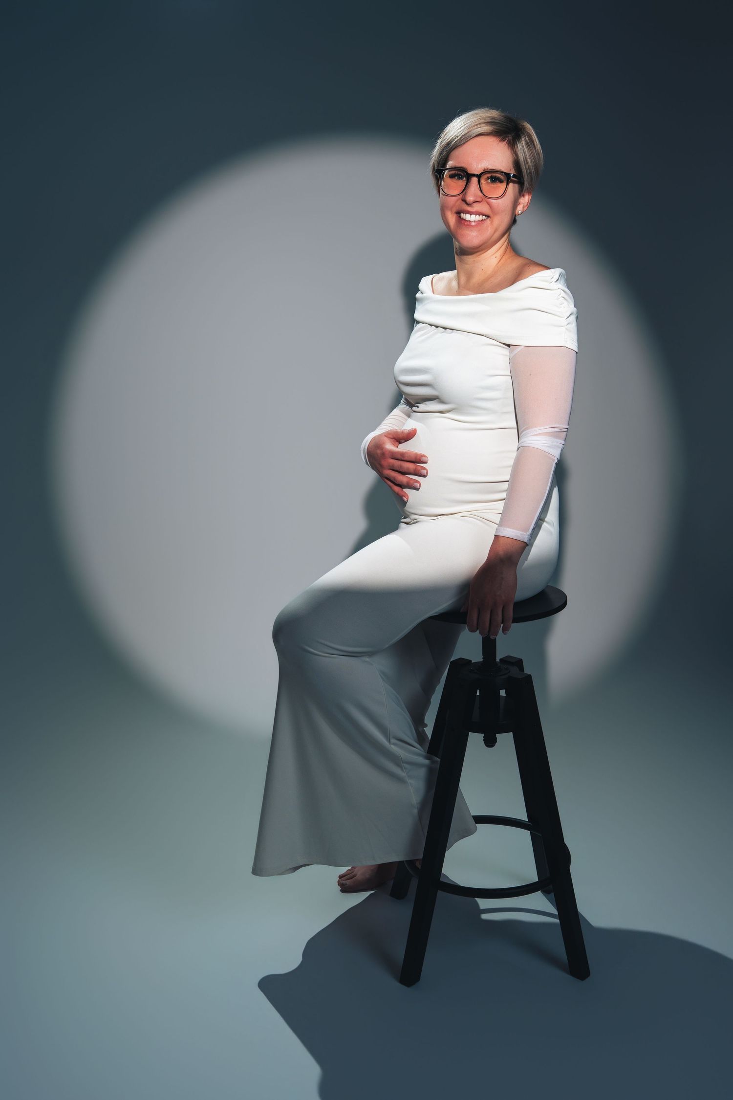 nosečniško fotografiranje v studiju