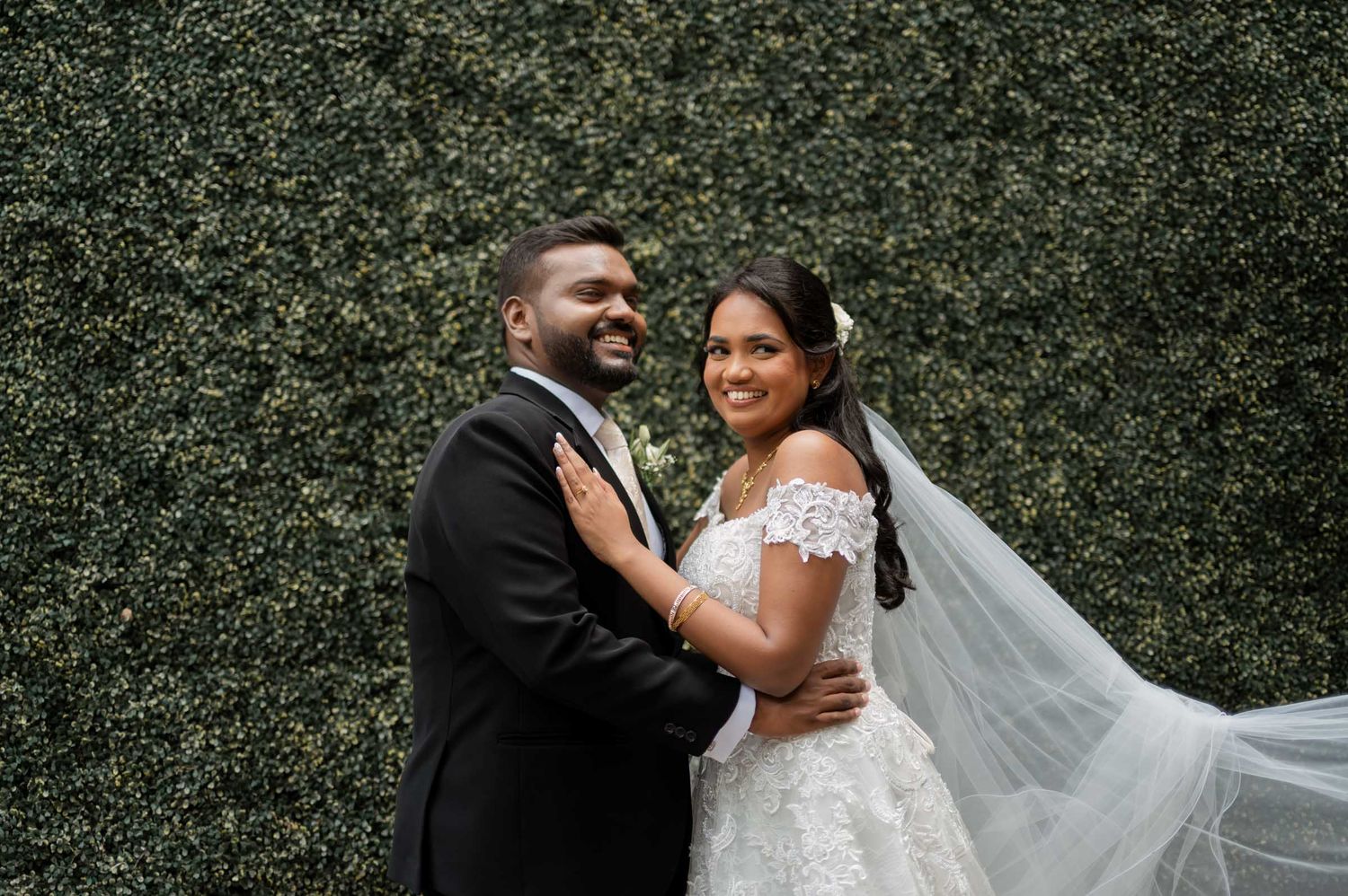 Candid wedding moment between bride and groom in Sri Lanka Natural wedding moments captured in Sri Lanka