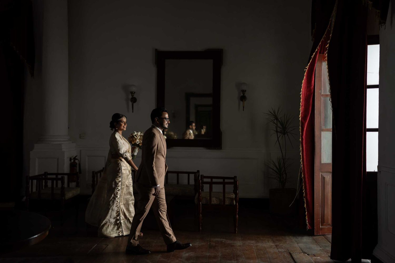 Candid wedding moment between bride and groom in Sri Lanka Natural wedding moments captured in Sri Lanka