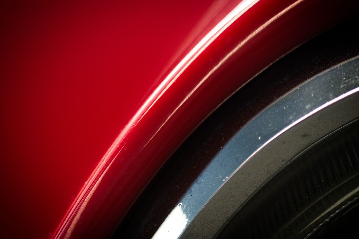 these beautiful round lines of a jaguar xj-s
