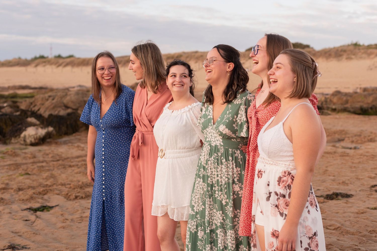 Séance photo entre amies à la plage