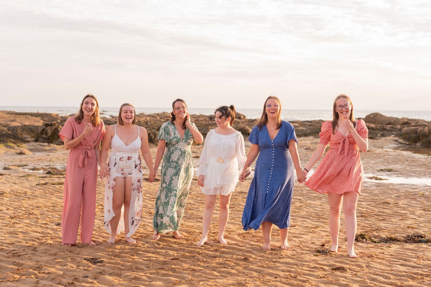 Séance photo entre amies à la plage