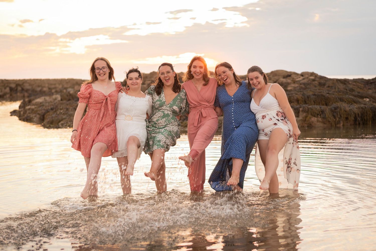 Séance photo entre amies à la plage