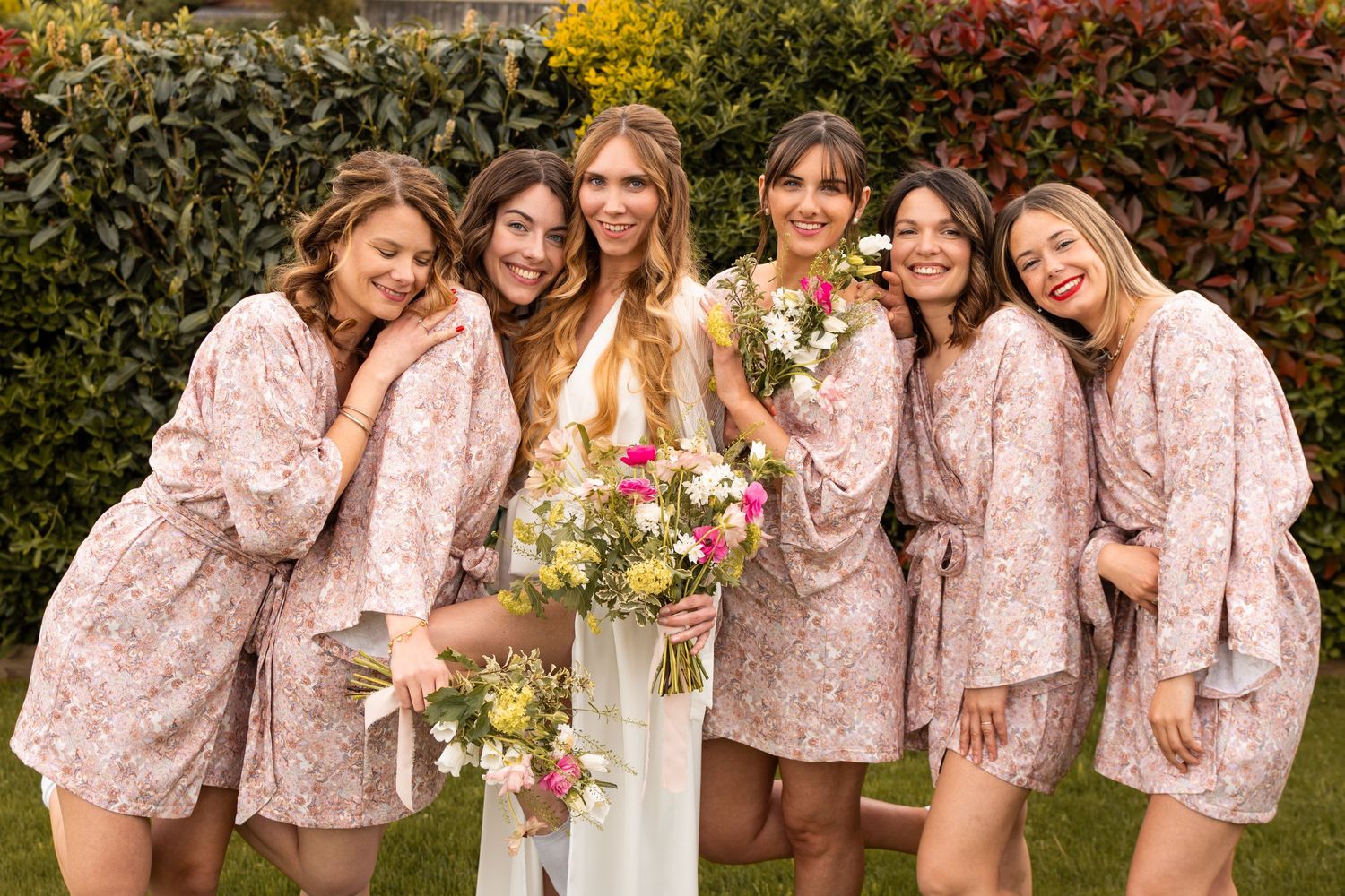Photos de la Préparation de la mariée avec ses amies avant son mariage