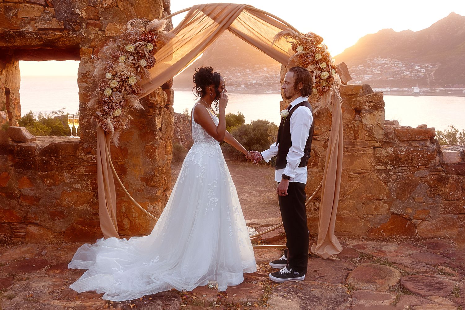 Cape Town Wedding .Cape Town Wedding photographer.Wedding Venues in Cape Town.Wedding packages in Cape Town.Cape Town capturing bride & groo