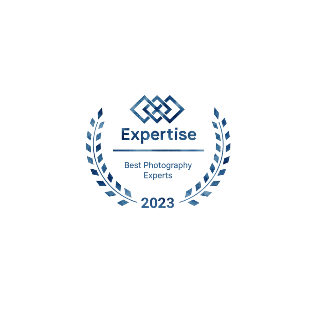 Expertise award badge for Best Photography Experts 2023 with laurel wreath and diamond logo.