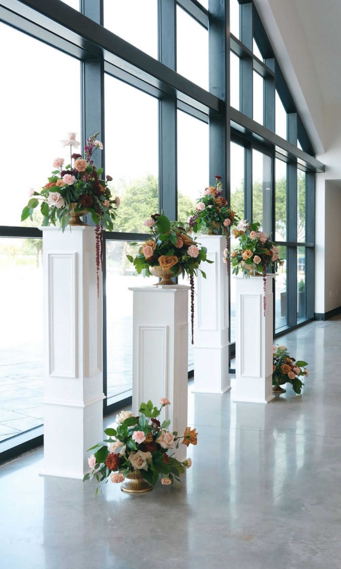 Ceramony  Wedding Flower Pillars