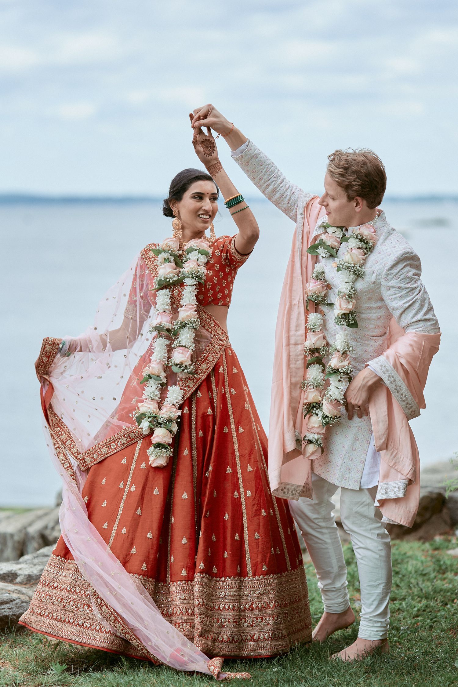 Nelstudios photographs a bride and groom at the Beach & Yacht Club in Mamaroneck NY, in Westchester, for an Indian wedding.