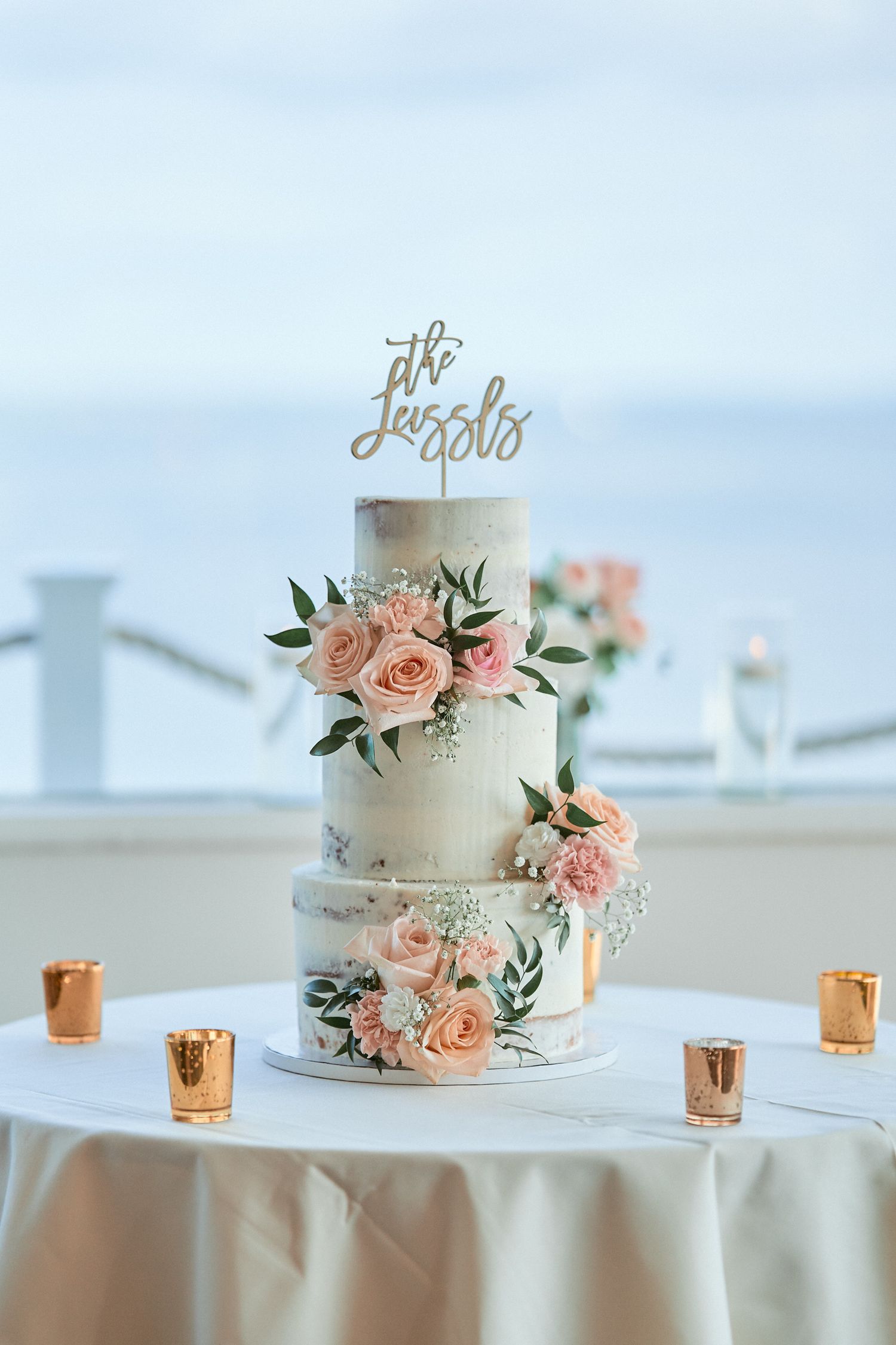 Nelstudios photographs a wedding cake at the Beach & Yacht Club in Mamaroneck NY, in Westchester county.