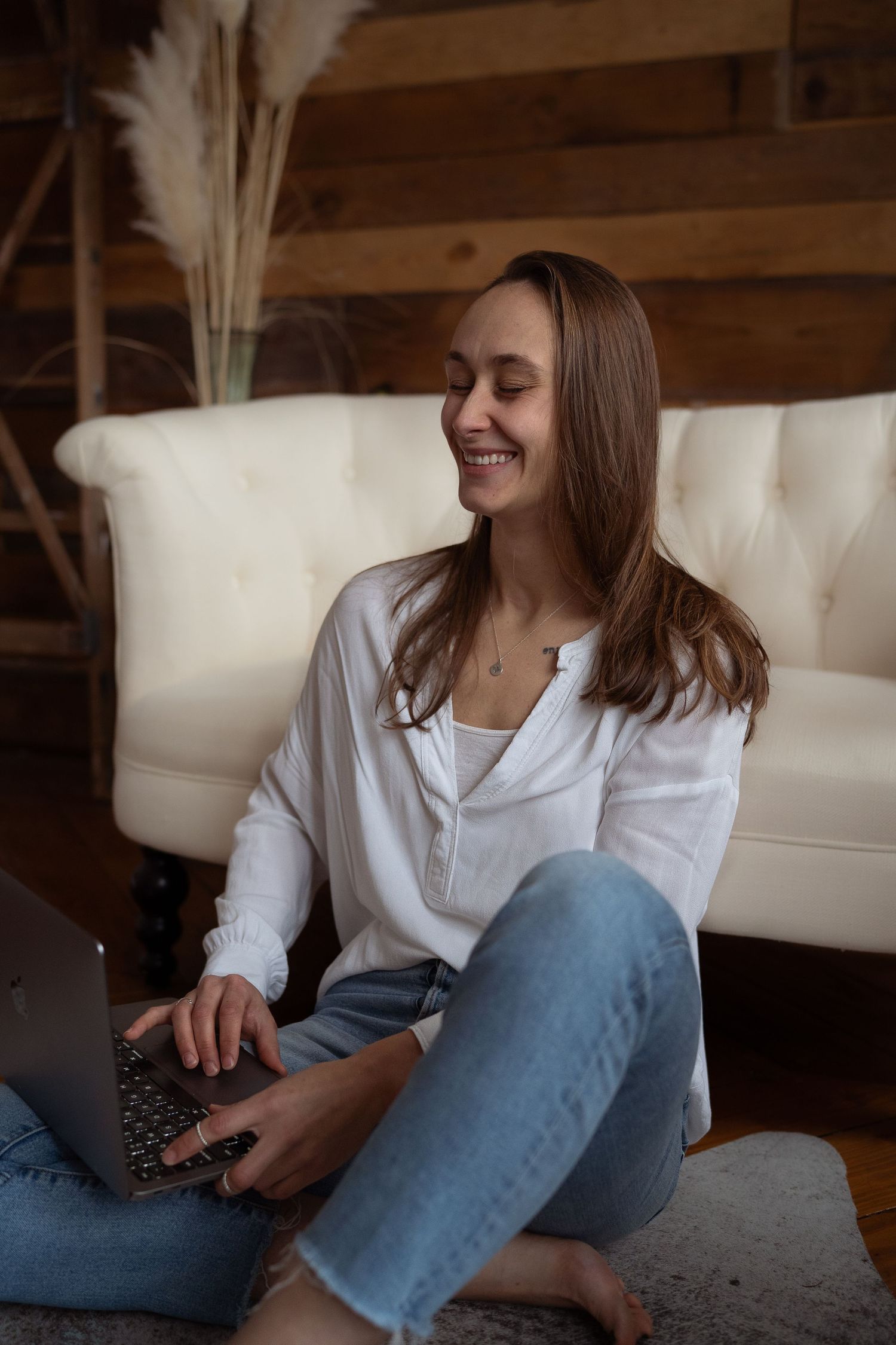 Nanaimo, British Columbia Branding Photographer capturing entrepreneur businesswoman photoshoot focusing on personal branding.