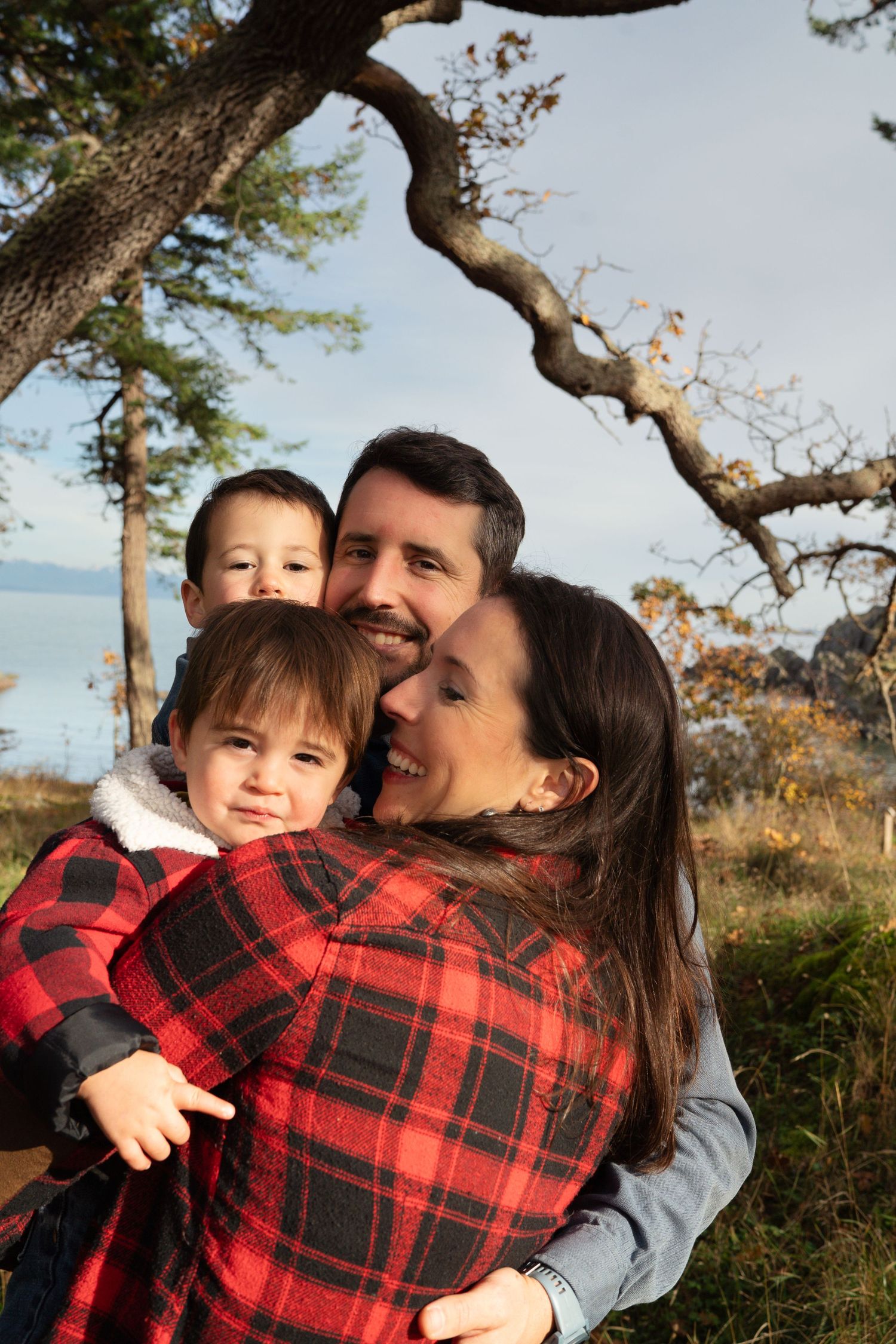 Nanimo, BC family photographer capturing the love between family members enjoying the beautiful nature in Nanaimo, BC