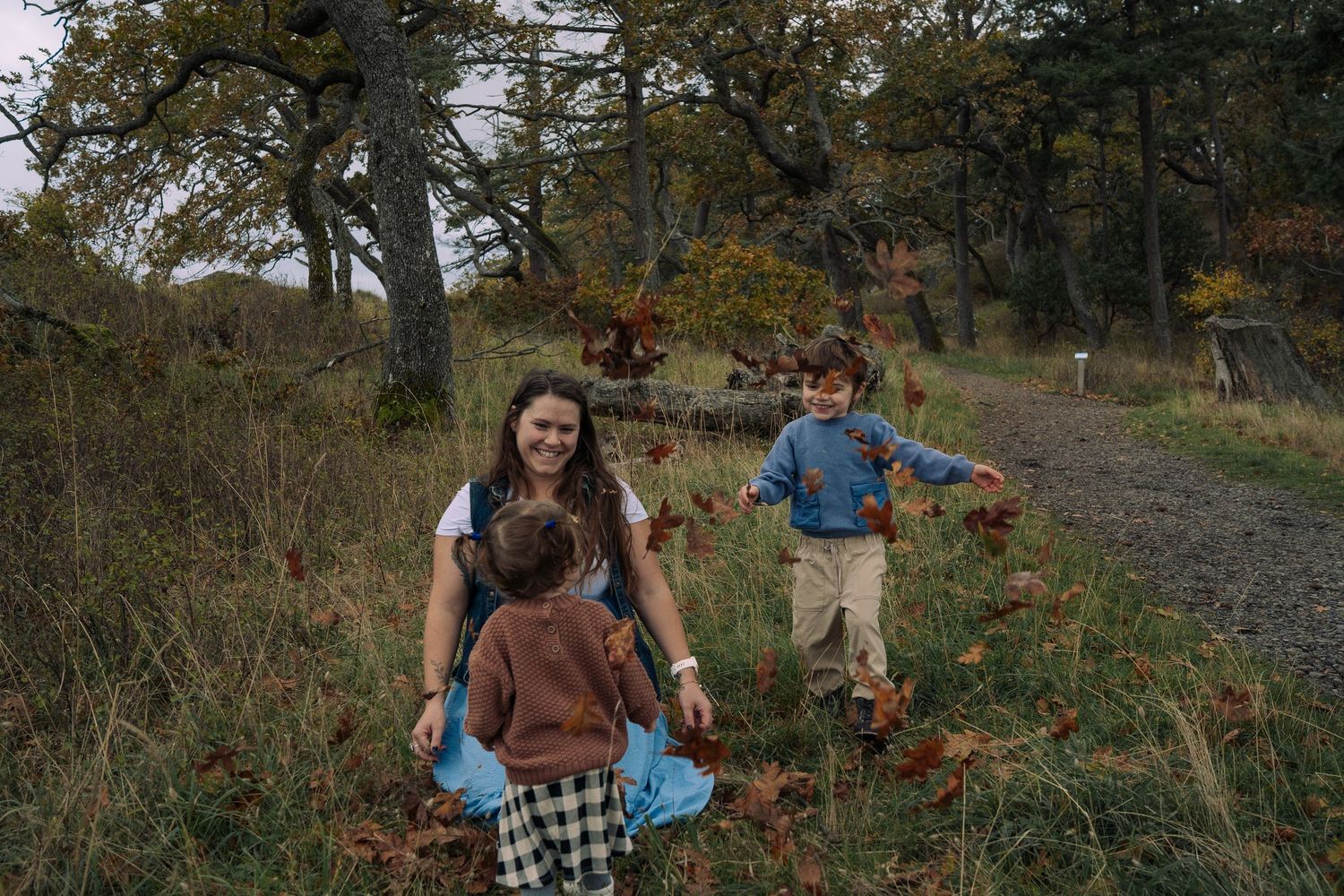 Naniamo, BC family photographer capturing a family in the beautiful outdoors.