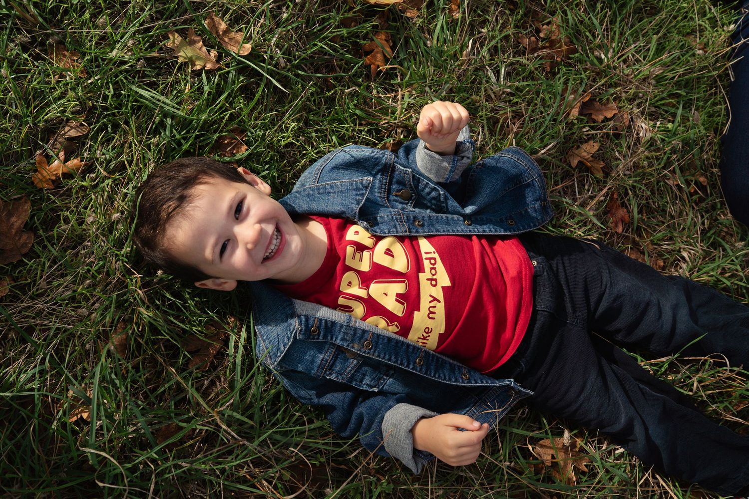 Nanimo, BC family photographer capturing the joy and playfulness between family members enjoying the beautiful nature in Nanaimo, BC