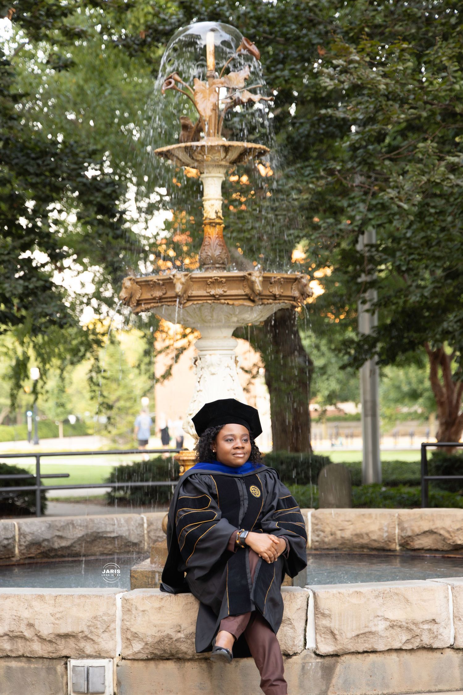 Jarislenswork, photographer in Lafayette, Indiana, graduation picture