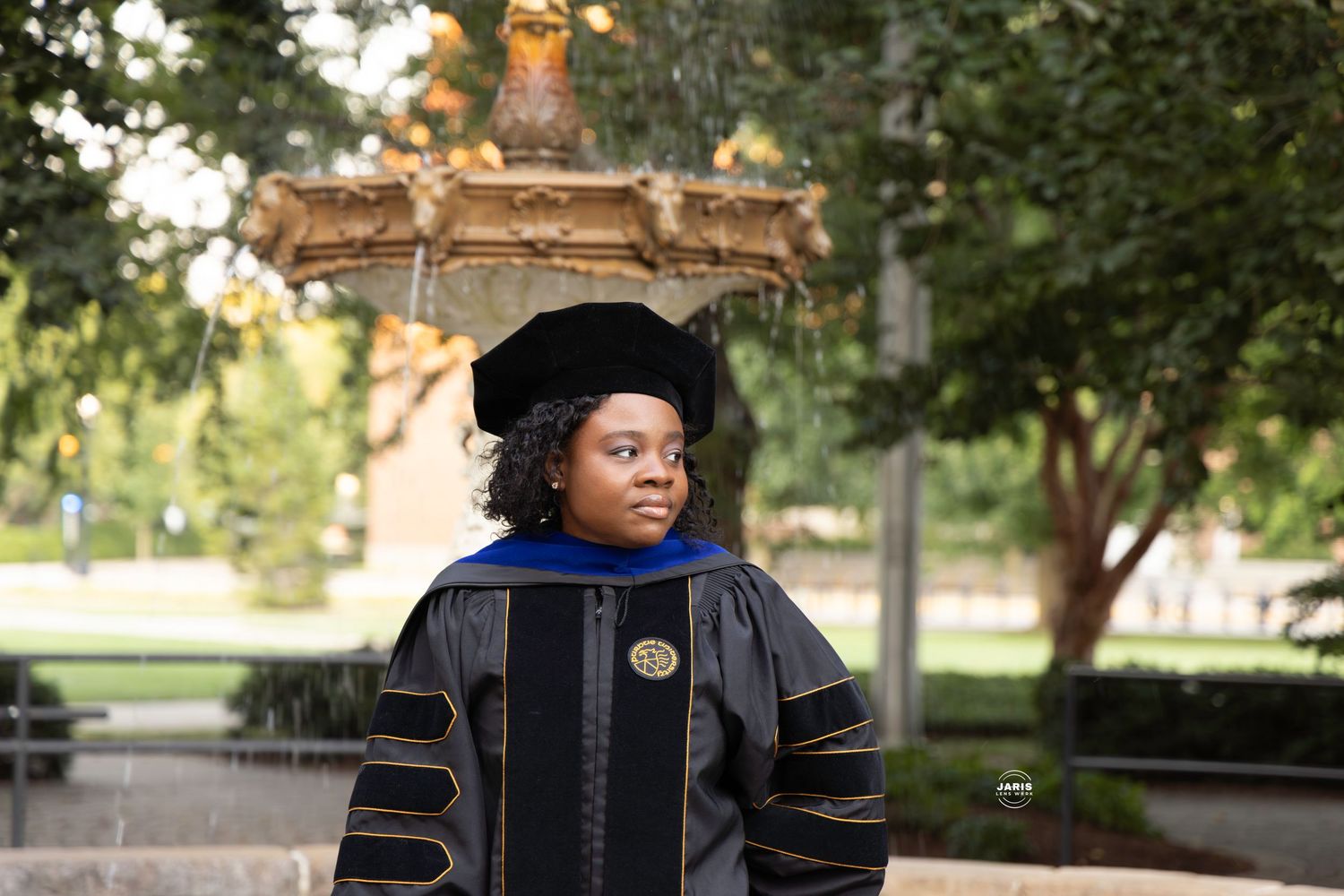 Jarislenswork, photographer in Lafayette, Indiana, graduation picture