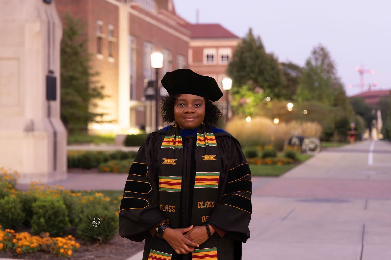 Jarislenswork, photographer in Lafayette, Indiana, graduation picture