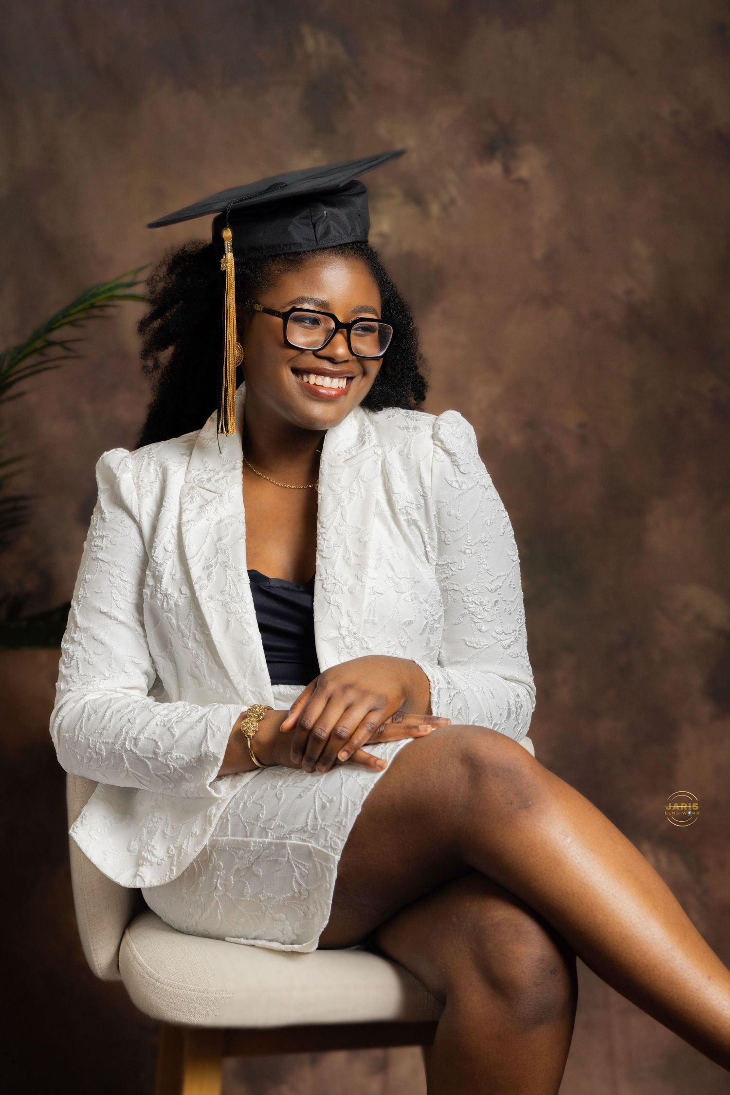 Jarislenswork, photographer in Lafayette, Indiana, graduation picture