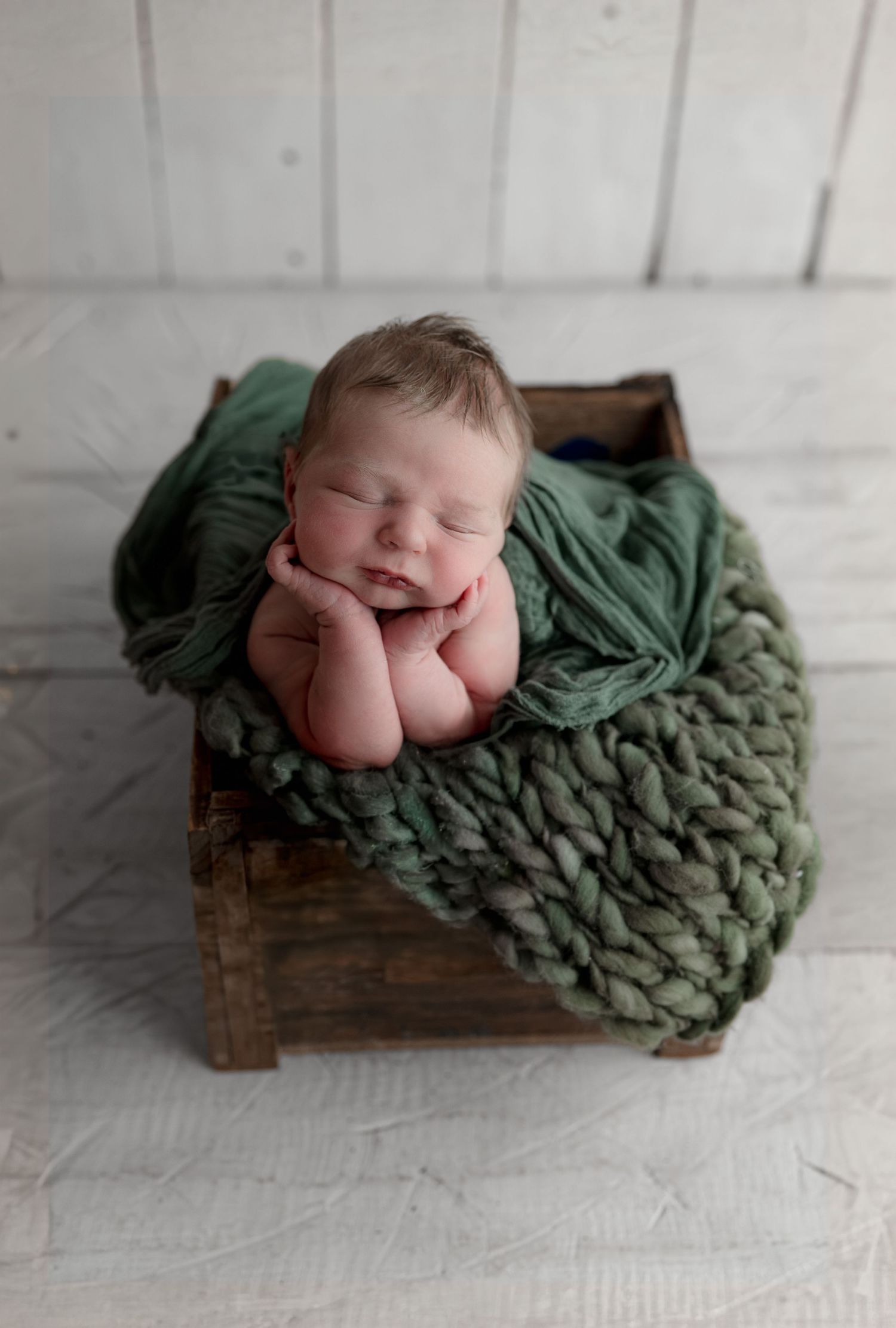 Newborn in box. Madison, WI Mount Horeb, Wi Verona, WI Newborn Photography