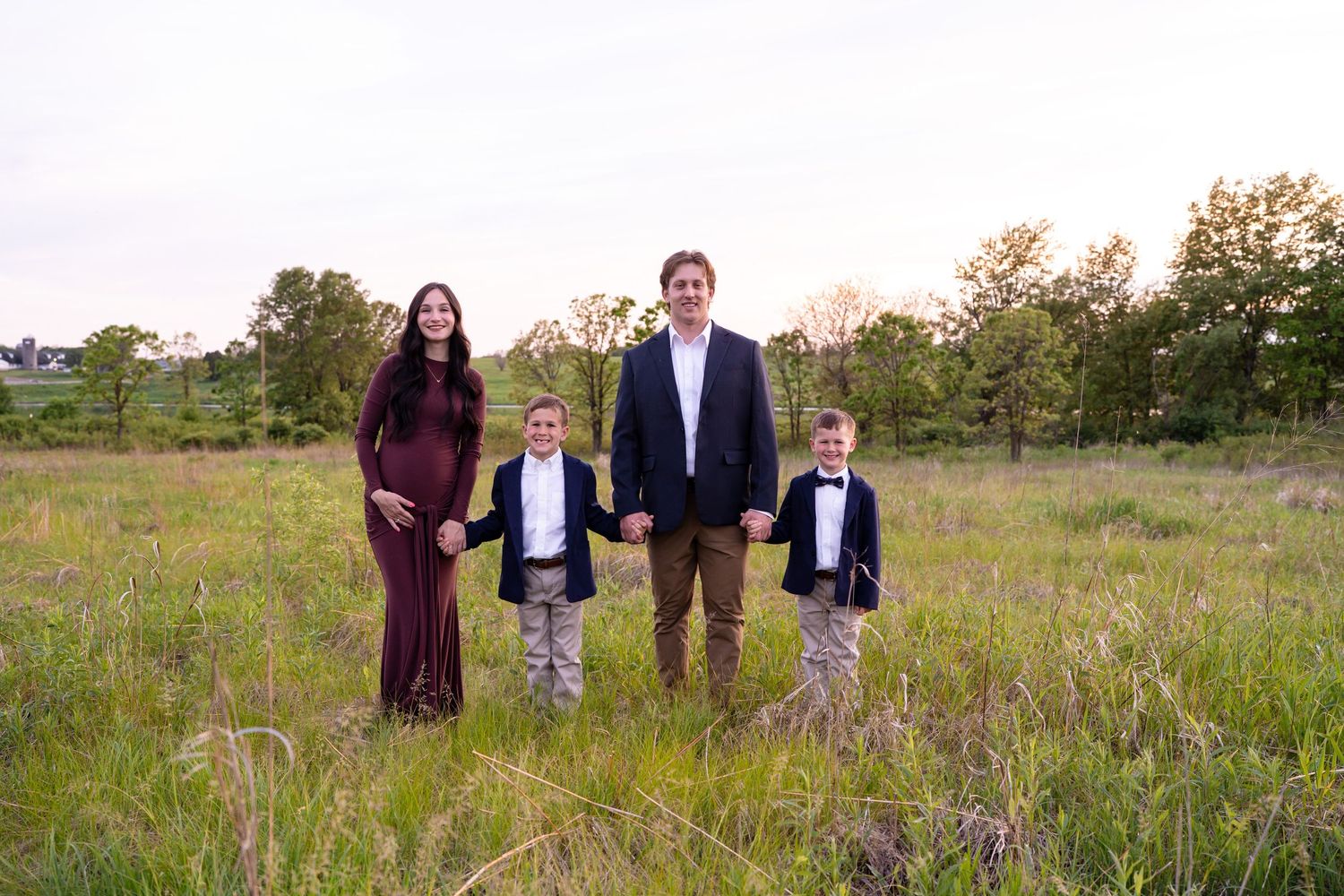 Family maternity session. Madison, WI Mount Horeb, Wi Verona, WI Newborn Photography