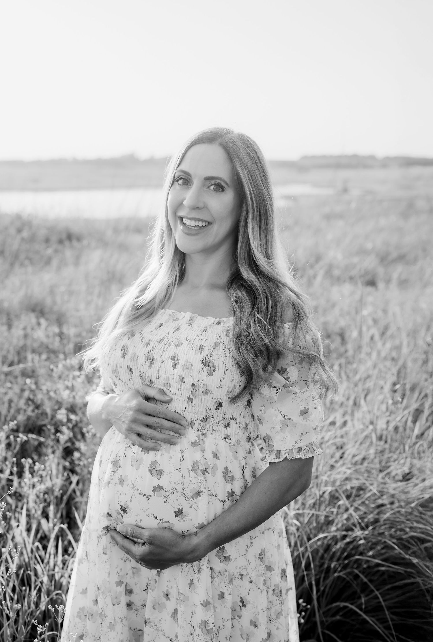Black and White Maternity Photography by Hatched Photography, Serving Madison, Verona, Mount Horeb, Middleton, Sun Prairie and surrounding a