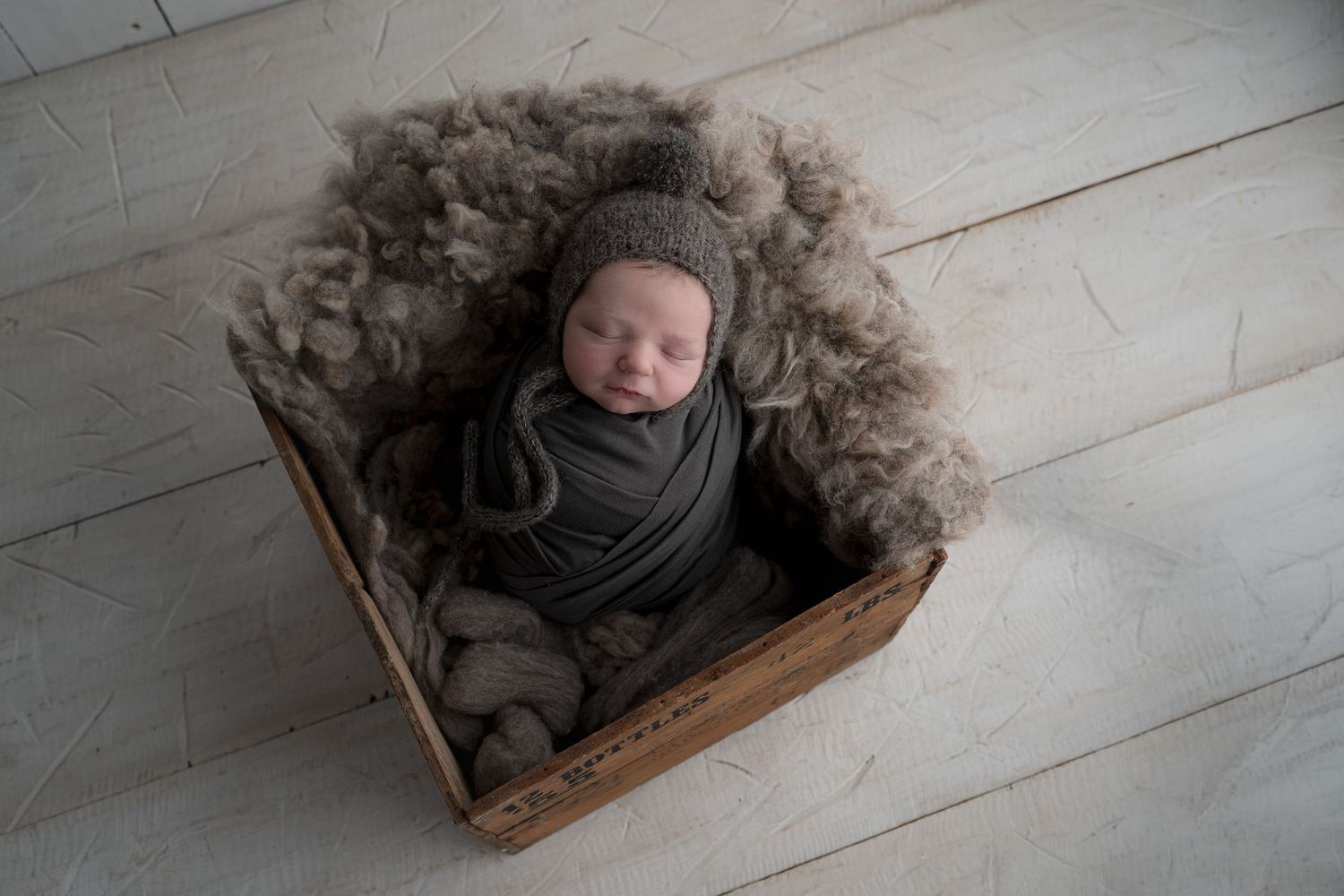 Baby in vintage box. Madison, WI Mount Horeb, Wi Verona, WI Newborn Photography