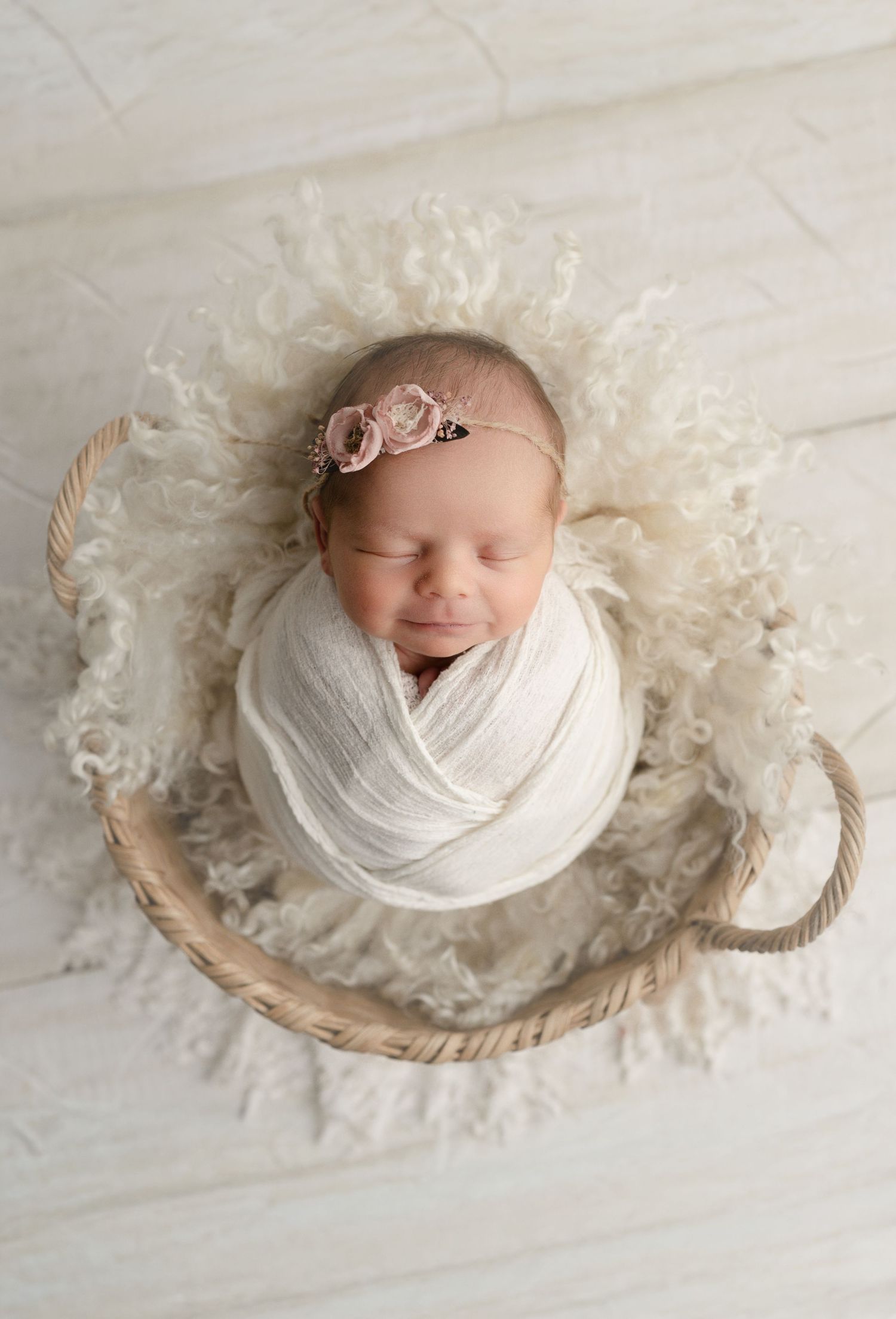 Newborn picture in white, Wisconsin