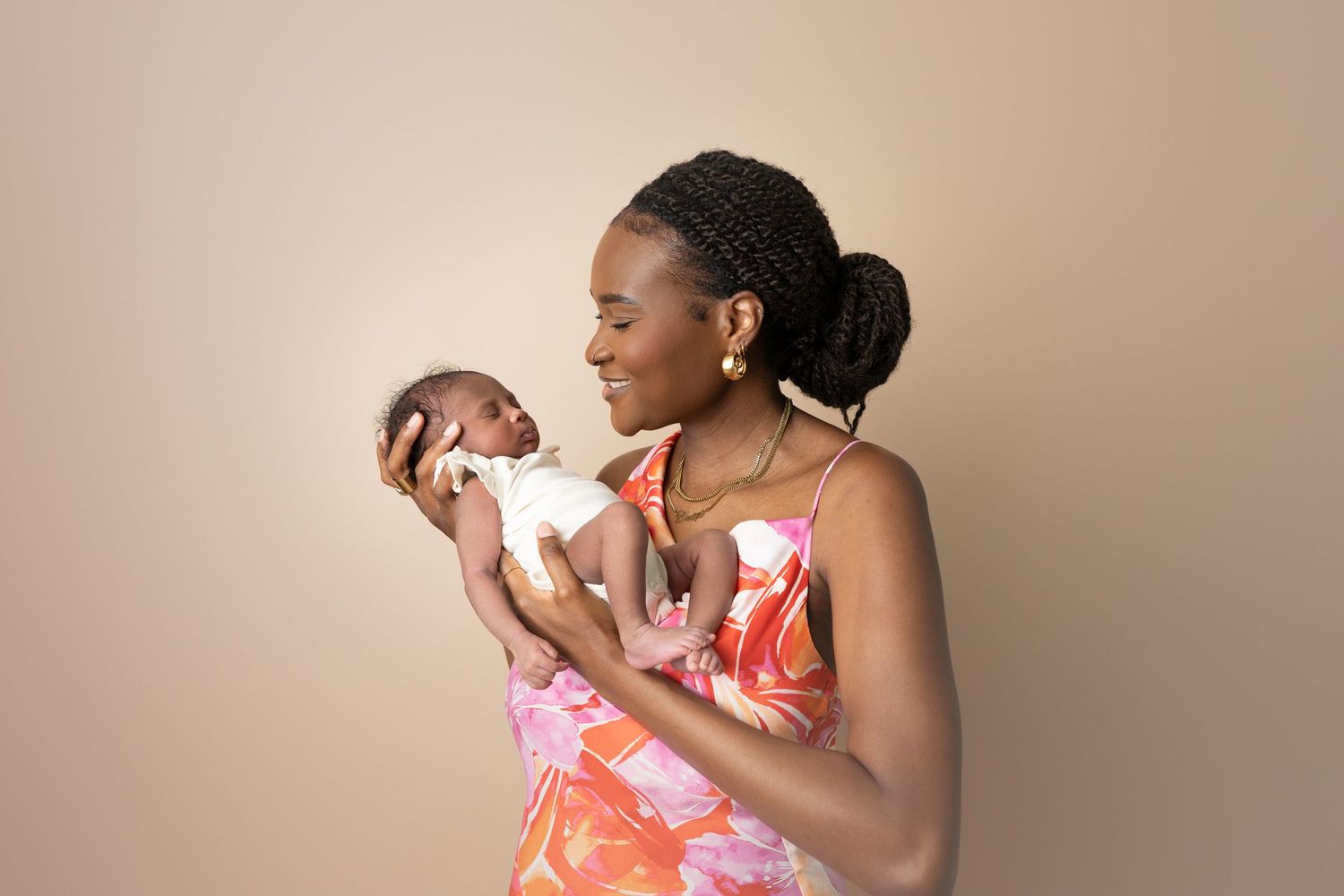 Mom with baby. Madison, WI newborn, Baby photos