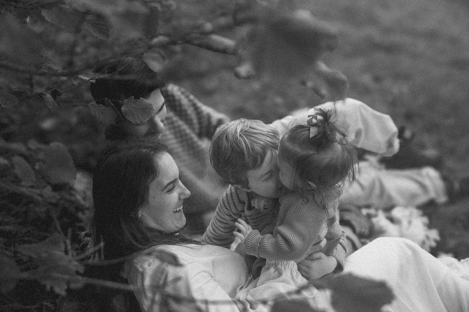 Dokumentarisk familie fotografering utendørs i Haugesund
