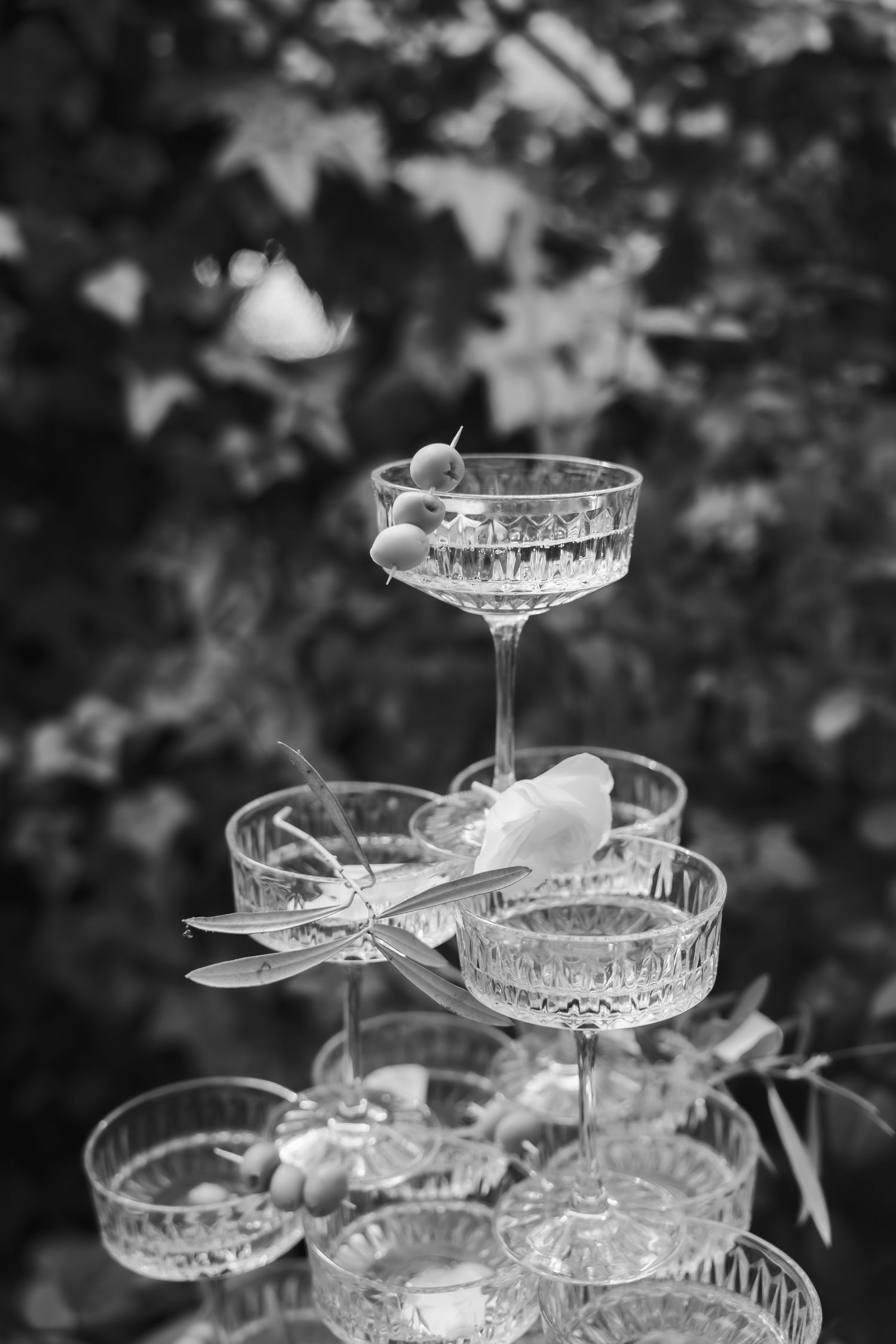 Bryllupsfotografring av champagnetårn under bryllup i Haugesund