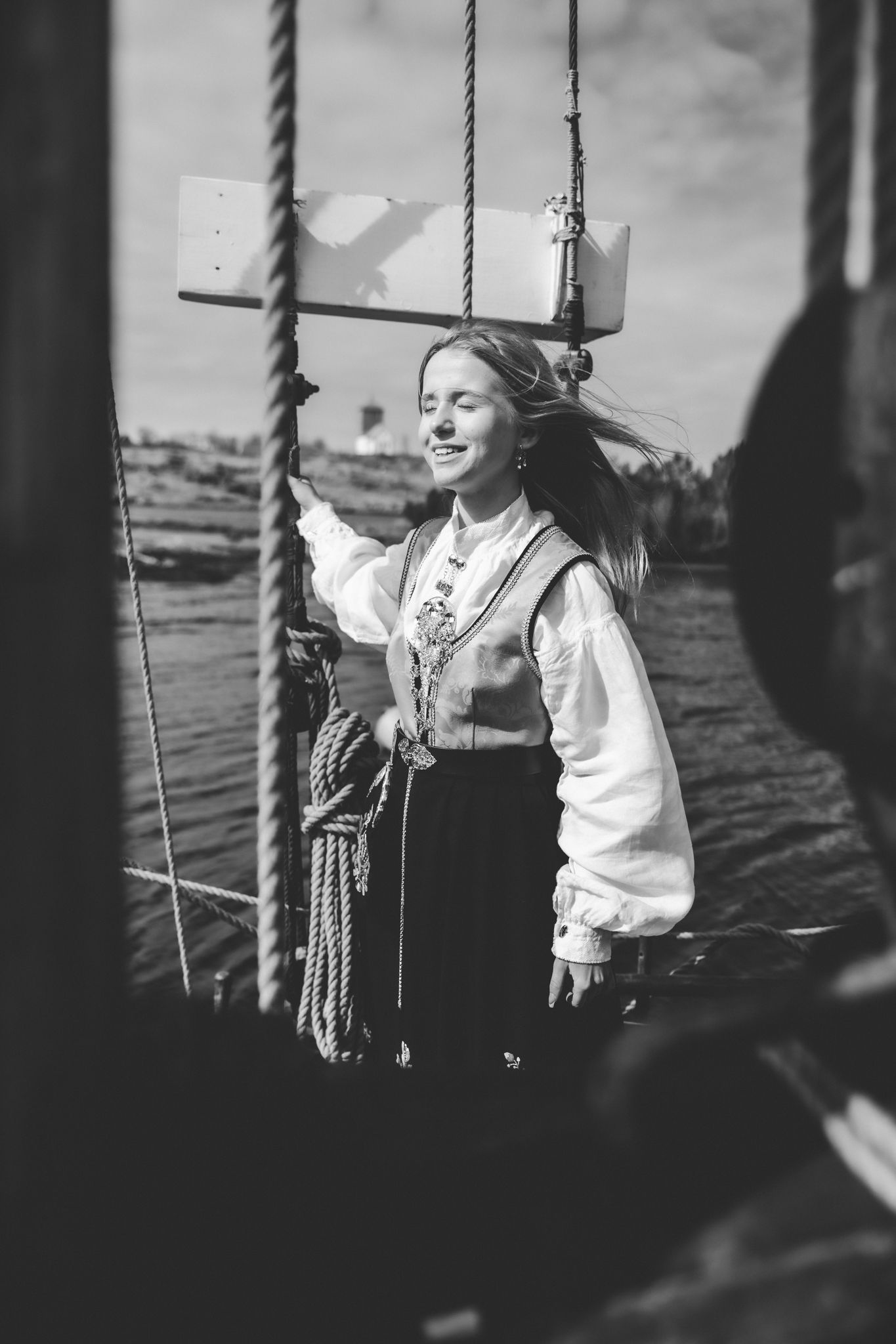 Konfirmant fotografering i Haugesund – portrett av jente utendørs