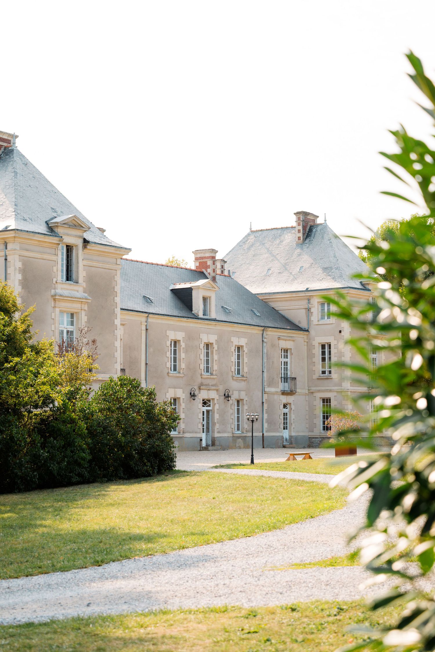 Château de Cop-choux, château de mariage en pierre avec jardin verdoyant – lieu de réception en Loire-Atlantique.