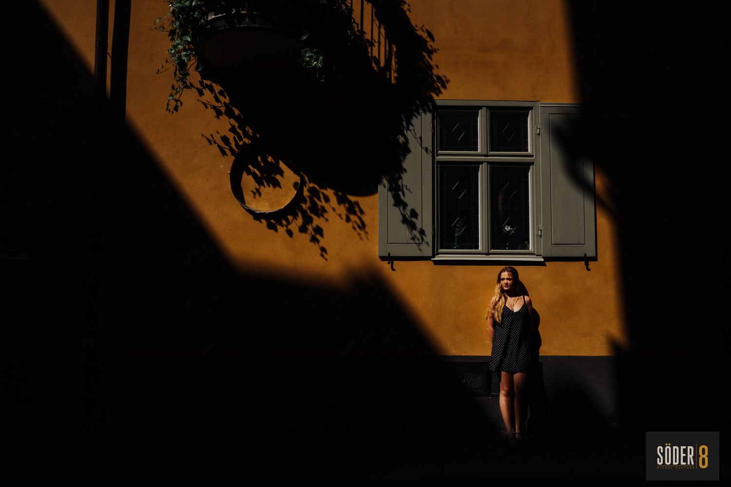 hs senior girl in light and shadows - travel session in stockholm, sweden - soder 8