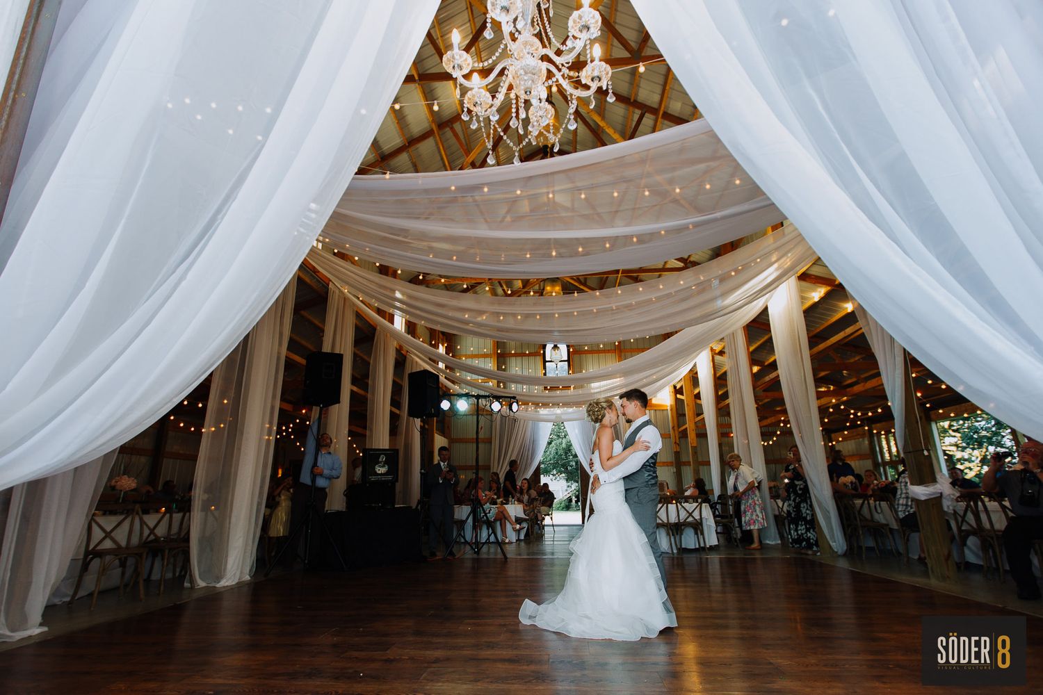 bride and groom first dance at diamond oak wedding