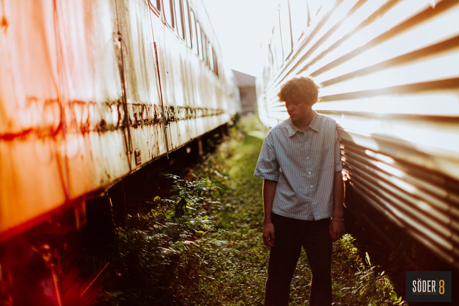 nashua, iowa high school senior photo taken in charles city iowa by trains - soder 8
