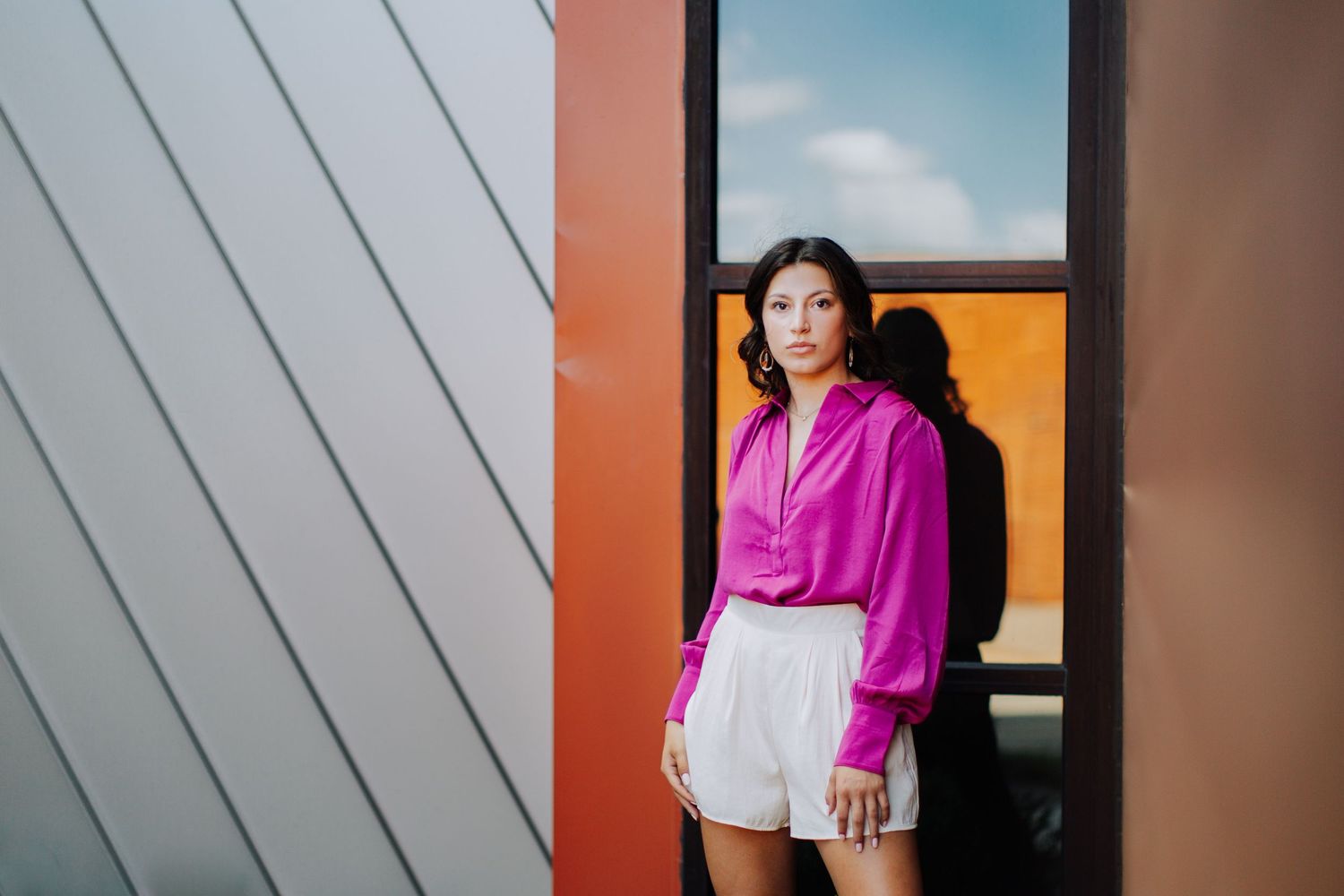 senior girl next to clear lake arts center