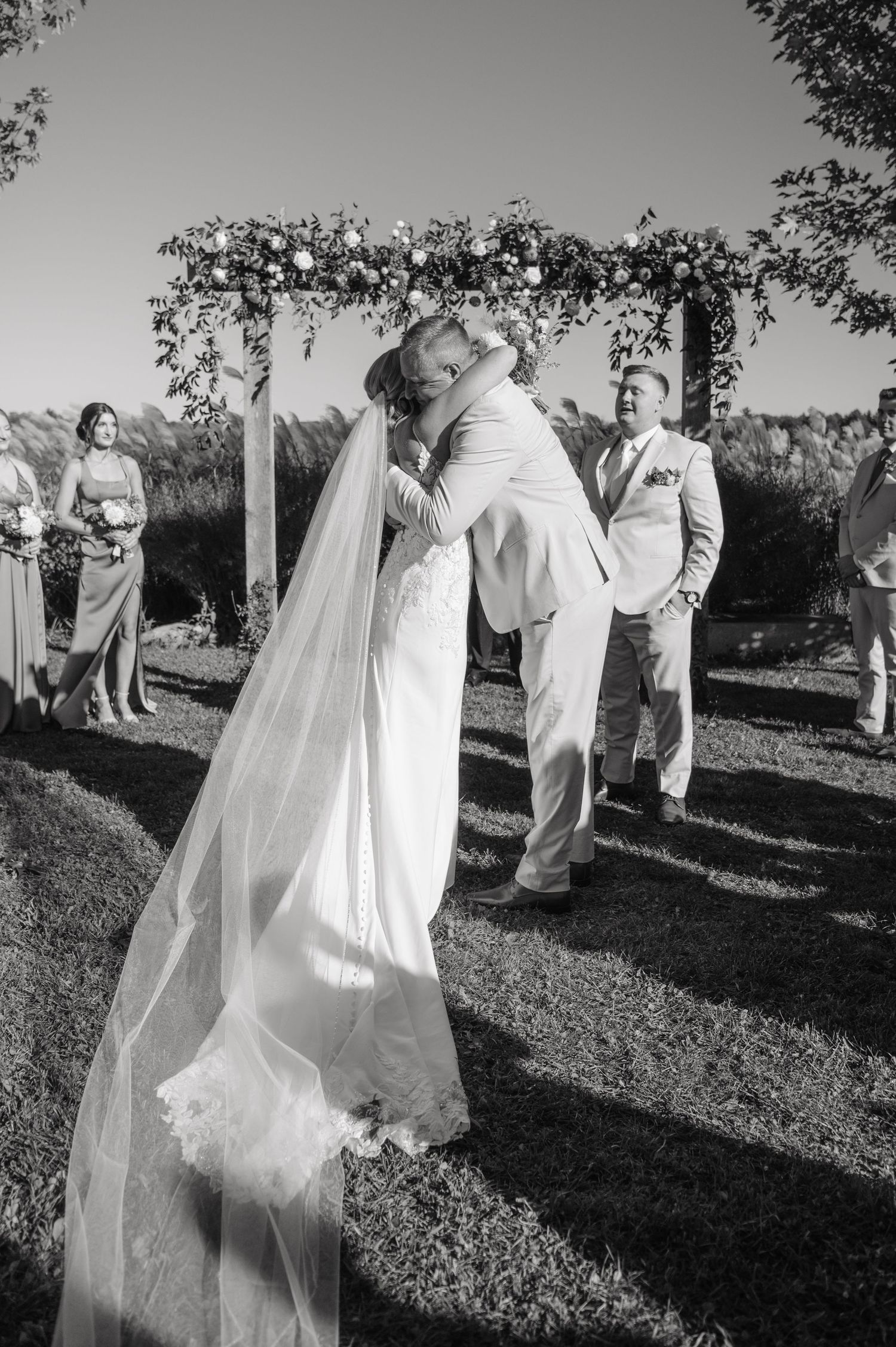 kiss the bride. wedding ceremony. Wisconsin. Minnesota.