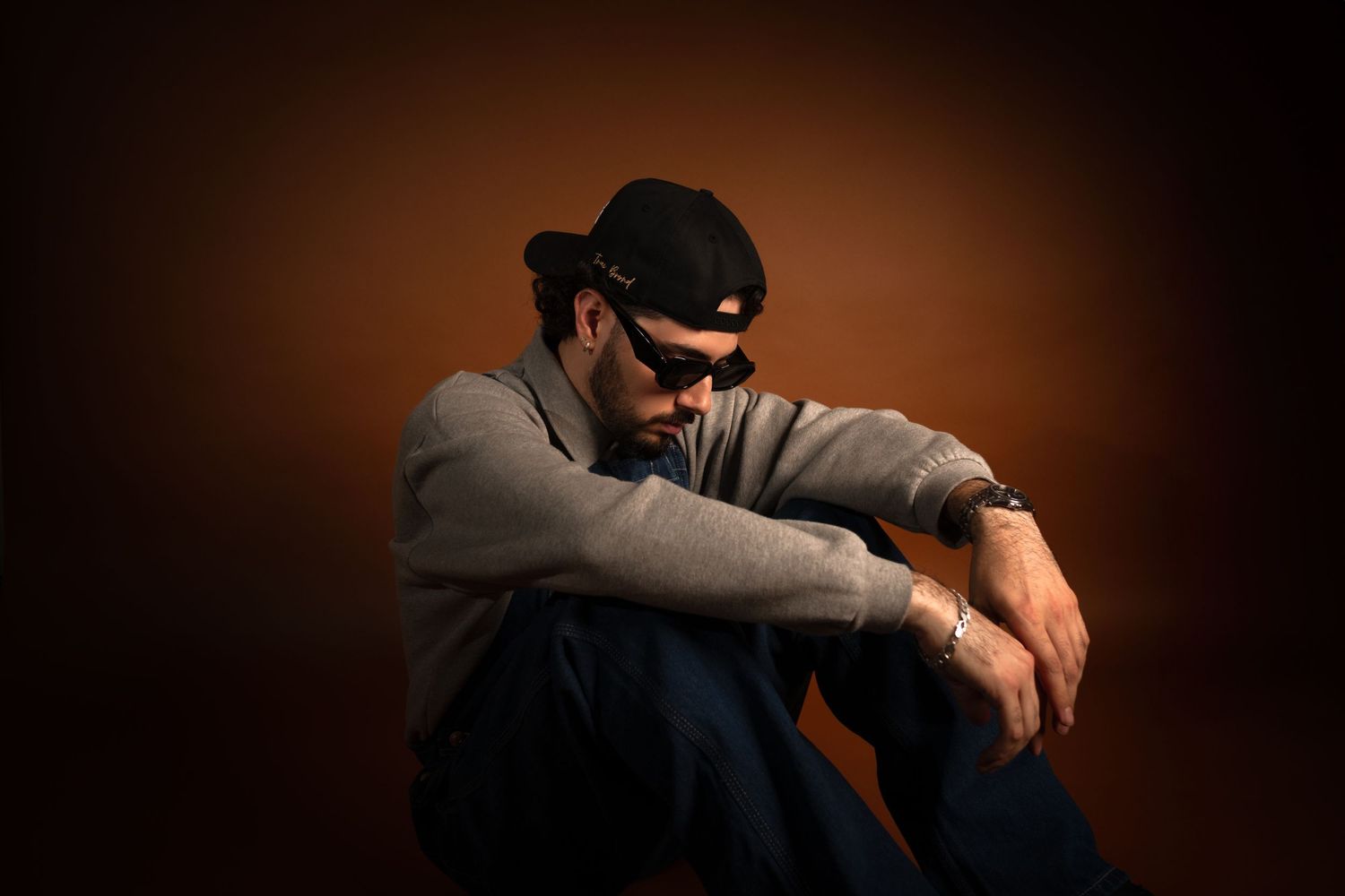 photographer editorial studio portrait business corporate professional headshot photography services