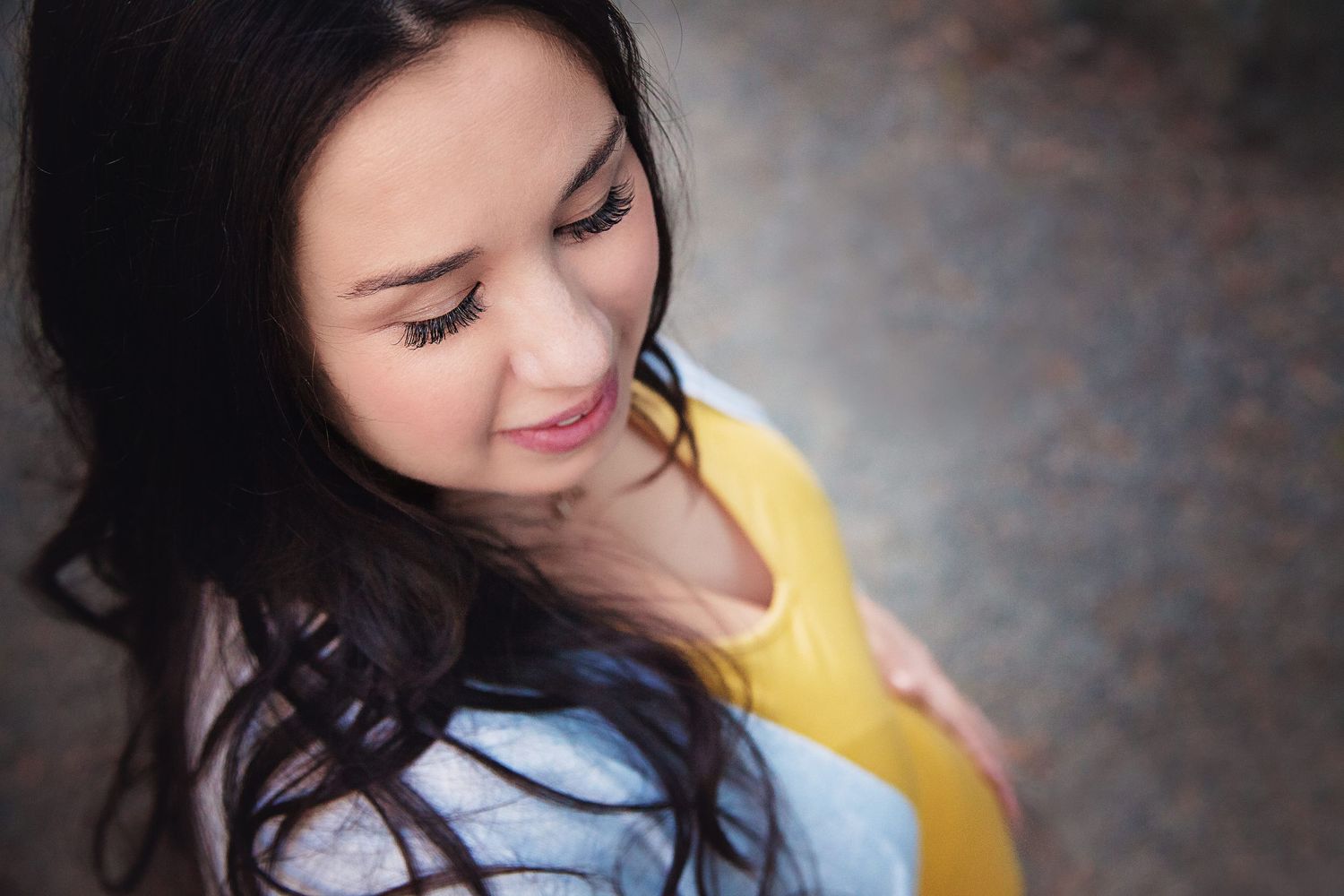 Nanaimo Maternity Photography - Little Ginger Photography in Nanaimo, BC on Vancouver Island. Outdoor Maternity Photographer in Nanaimo BC.