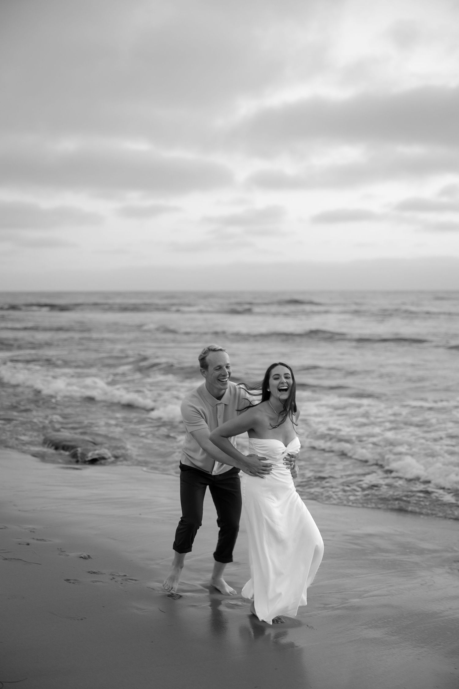 Engagement session on the sandy coastline at Leesylvania State Park, Virginia