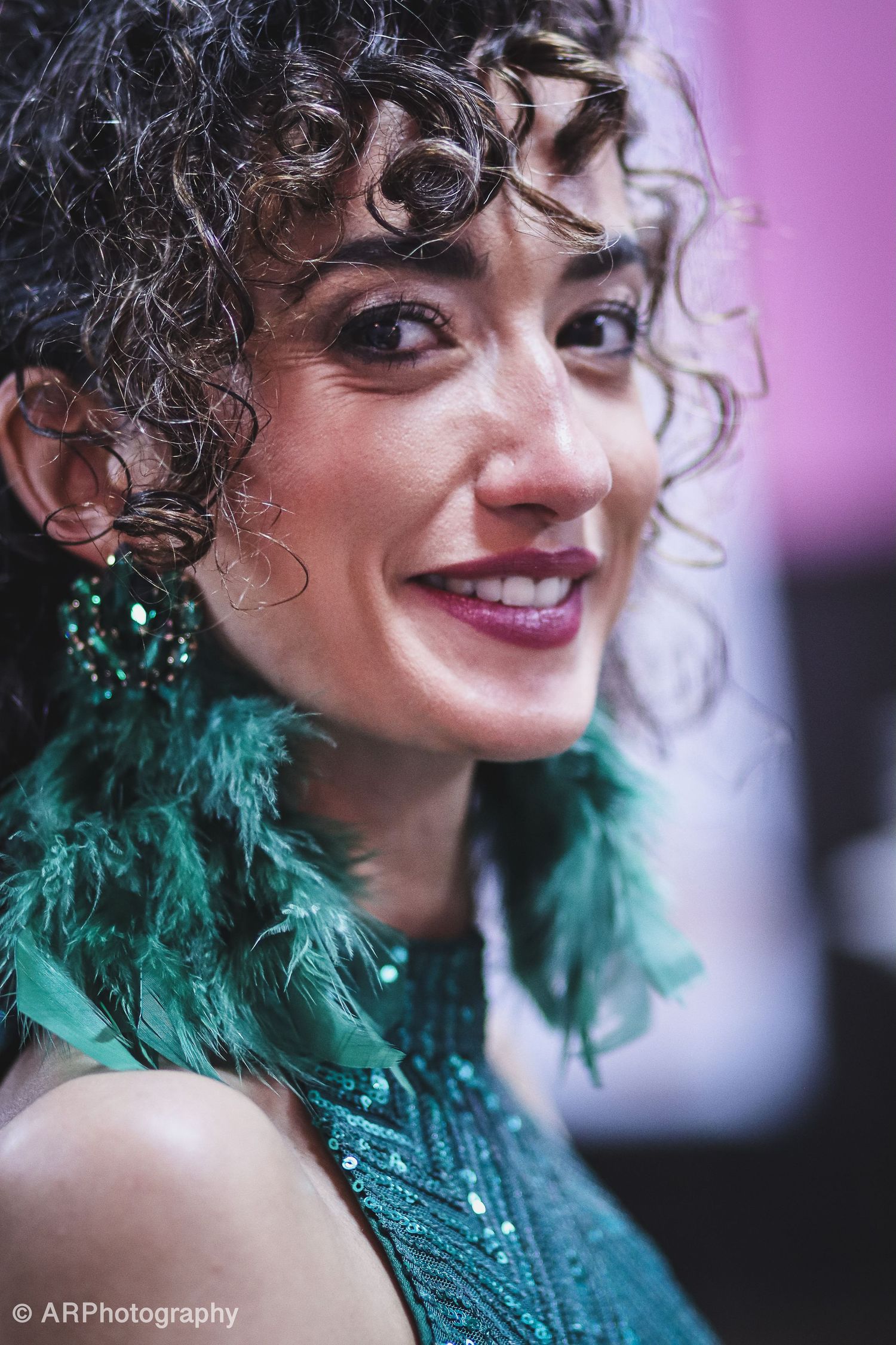 Photographe à Chartres, Eure-et-Loir, je capture vos mariages et instants de vie en famille, couple ou naissance avec émotion.