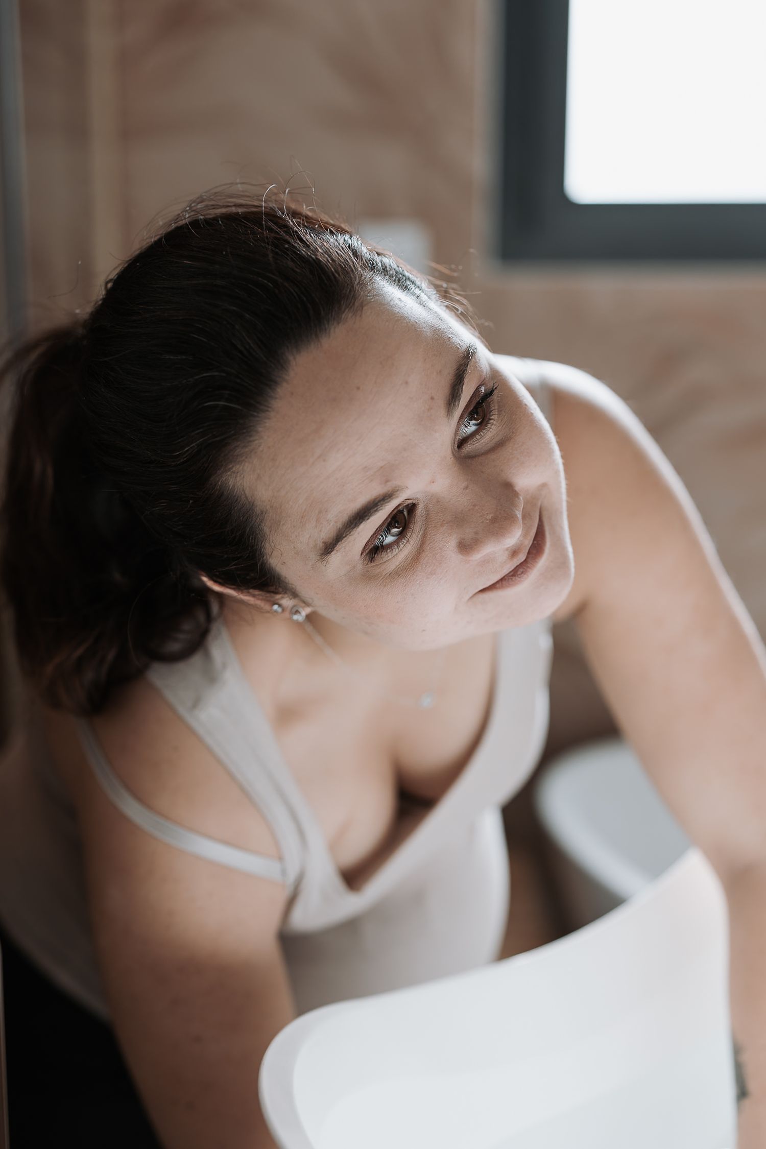 Photographe à Chartres, Eure-et-Loir, je capture vos mariages et instants de vie en famille, couple ou naissance avec émotion.