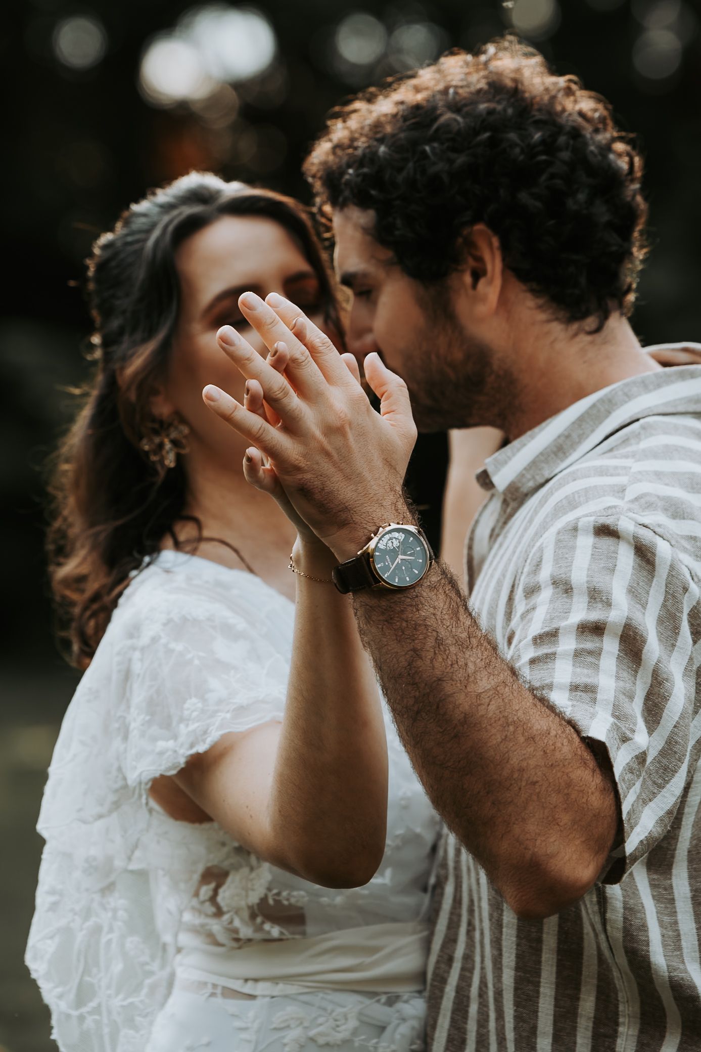 Photographe à Chartres, Eure-et-Loir, je capture vos mariages et instants de vie en famille, couple ou naissance avec émotion.