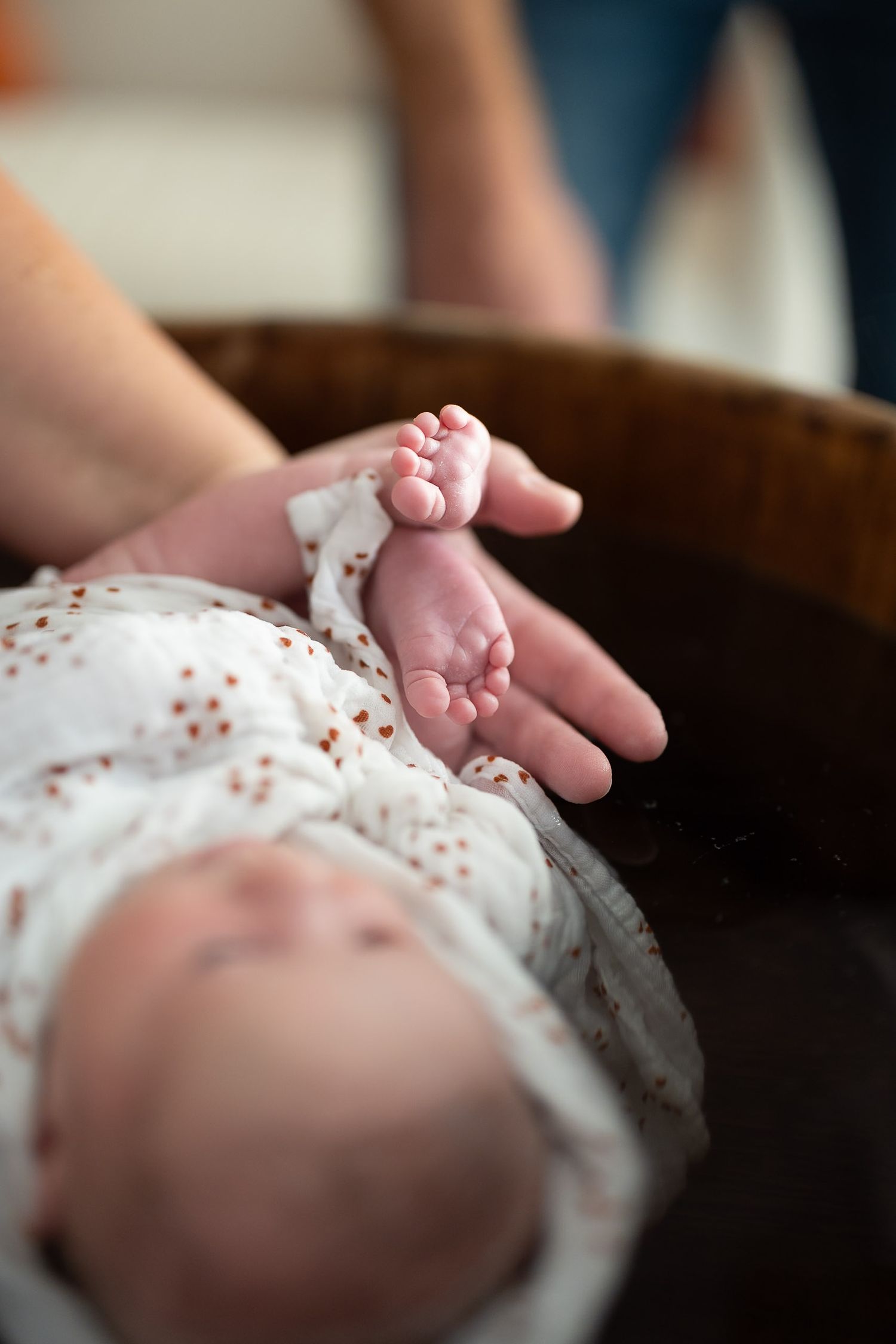 Photographe à Chartres, Eure-et-Loir, je capture vos mariages et instants de vie en famille, couple ou naissance avec émotion.