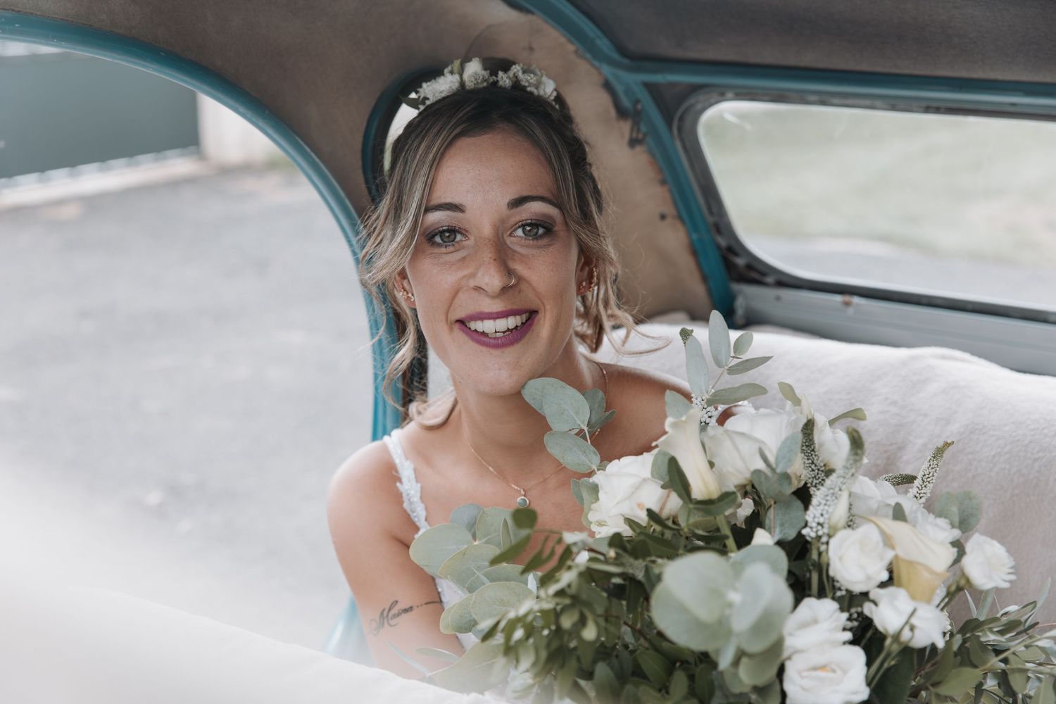 Photographe à Chartres, Eure-et-Loir, je capture vos mariages et instants de vie en famille, couple ou naissance avec émotion.