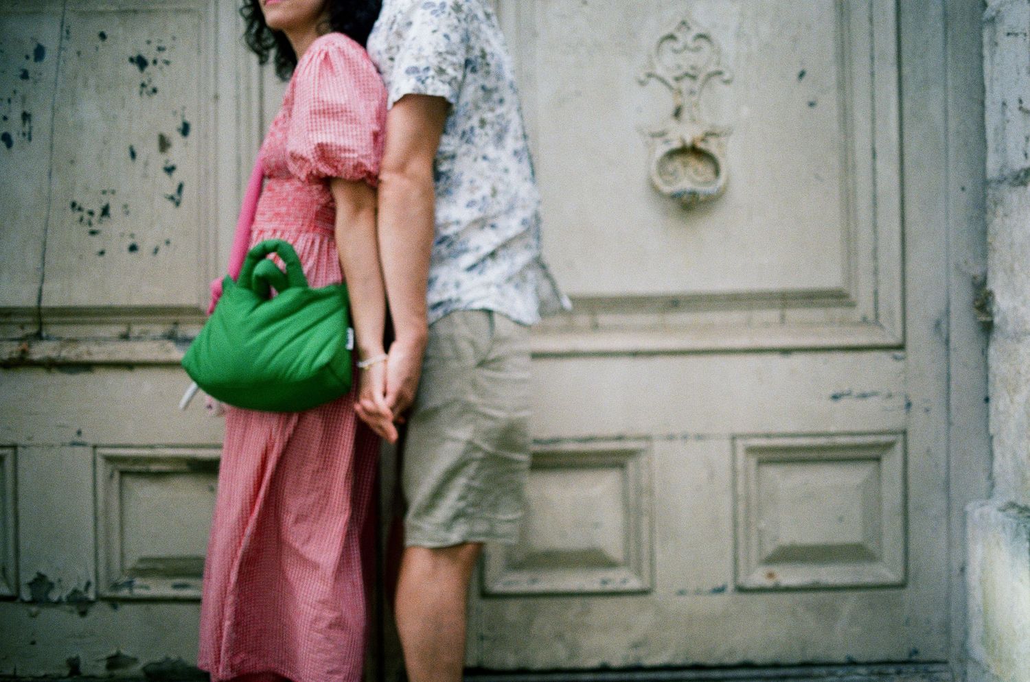 Photographe argentique mariage Chartres - portrait de couple en pellicule