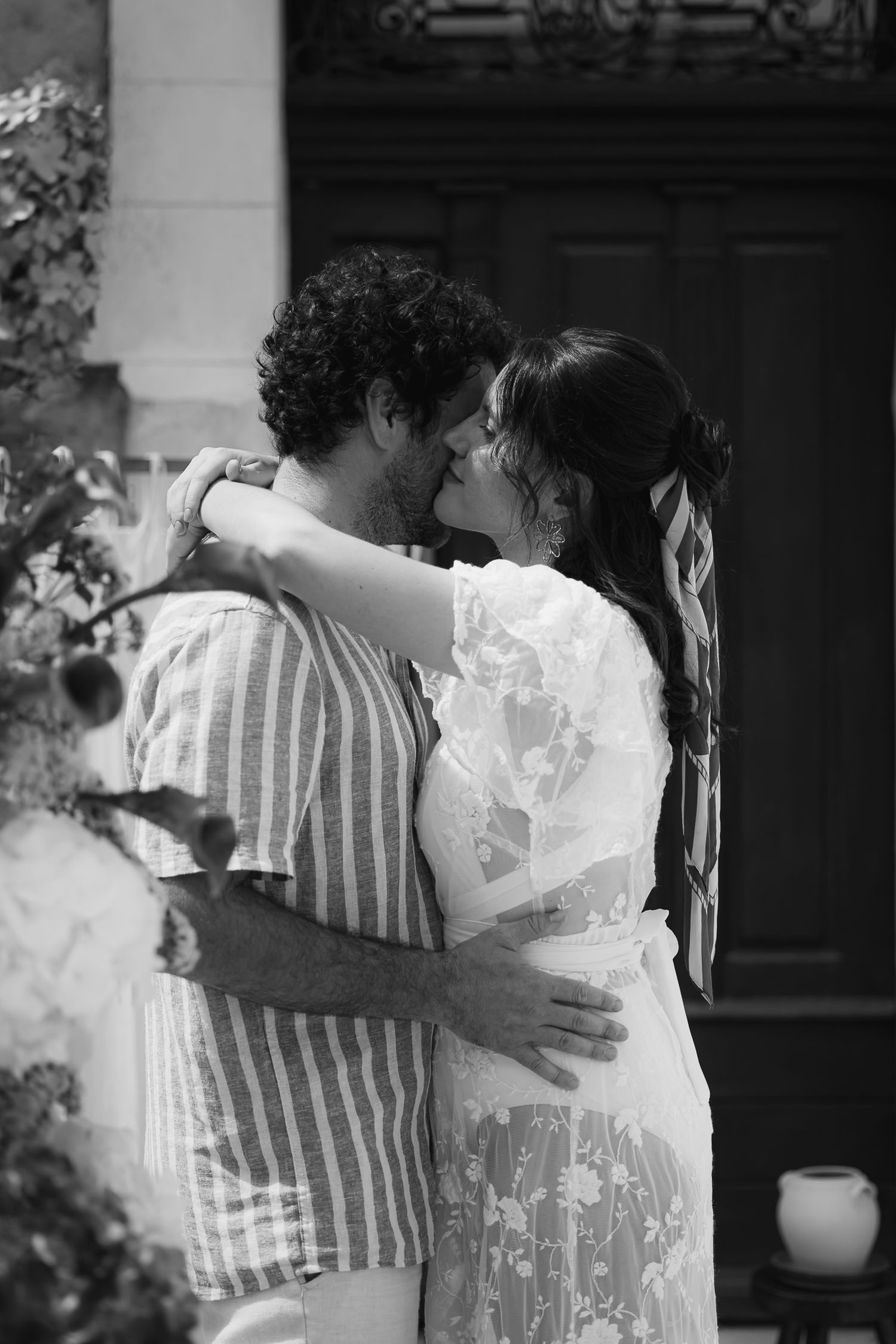 Photographe à Chartres, Eure-et-Loir, je capture vos mariages et instants de vie en famille, couple ou naissance avec émotion.